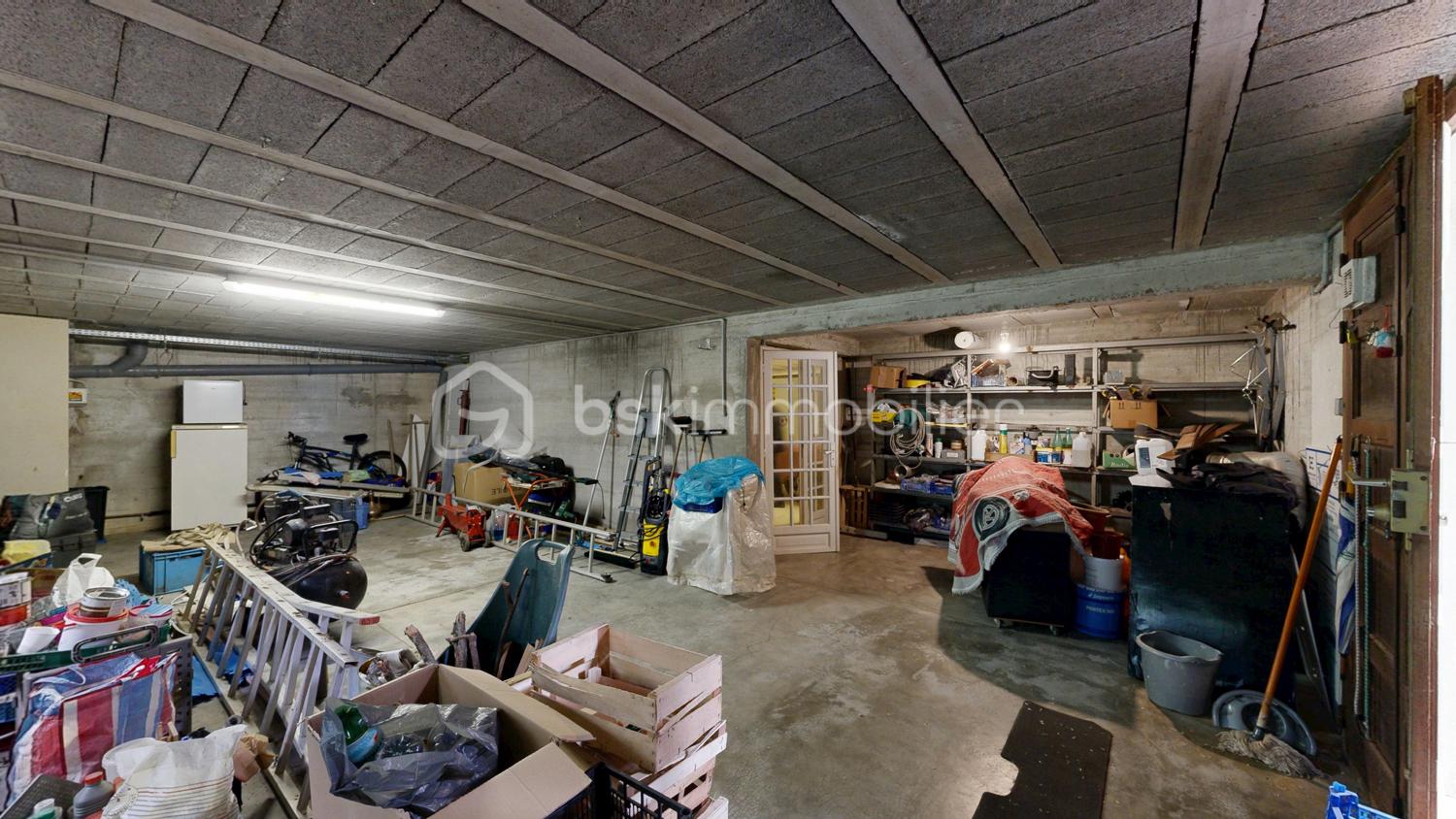 web 17 - Garage (1).jpg