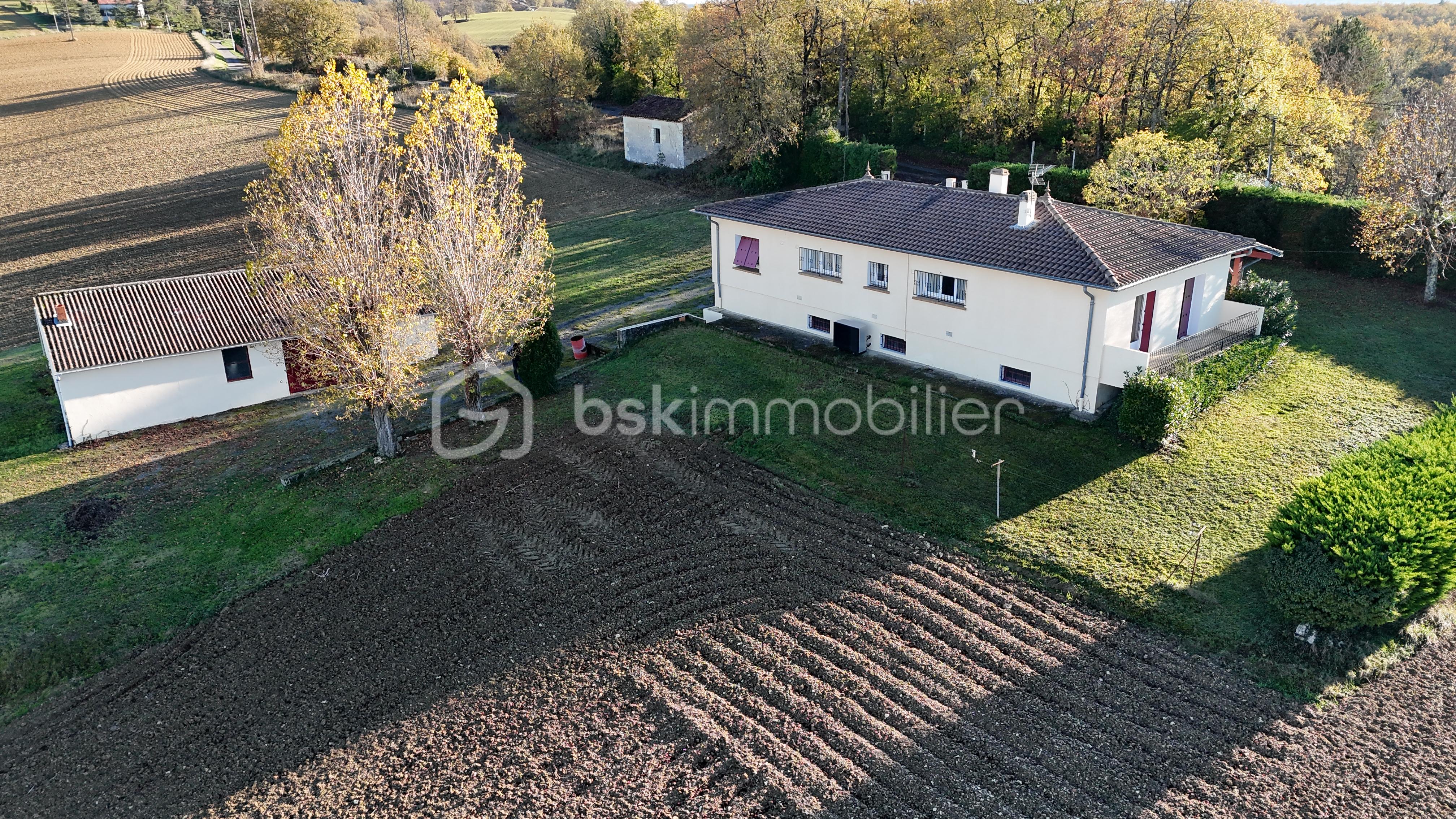 Maison traditionnelle de 117 m² - de l'autre cote.JPG