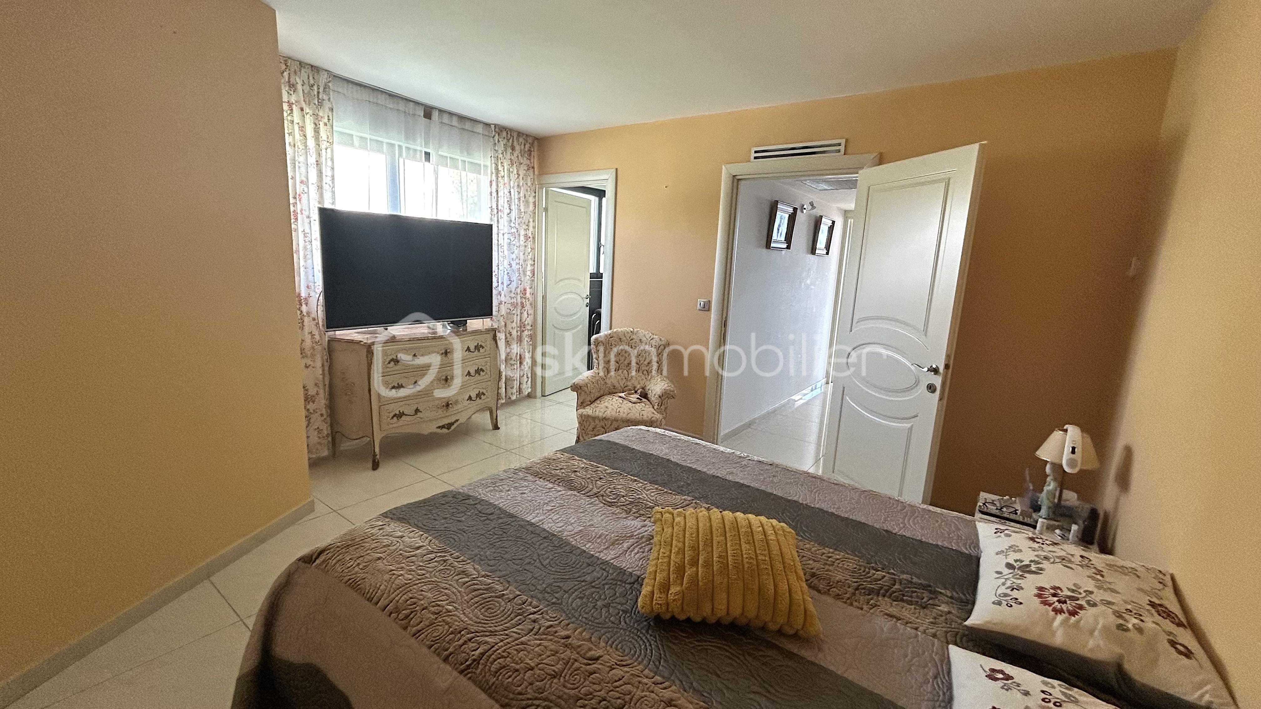 Appartement de 161 m² - Chambre 1.jpg