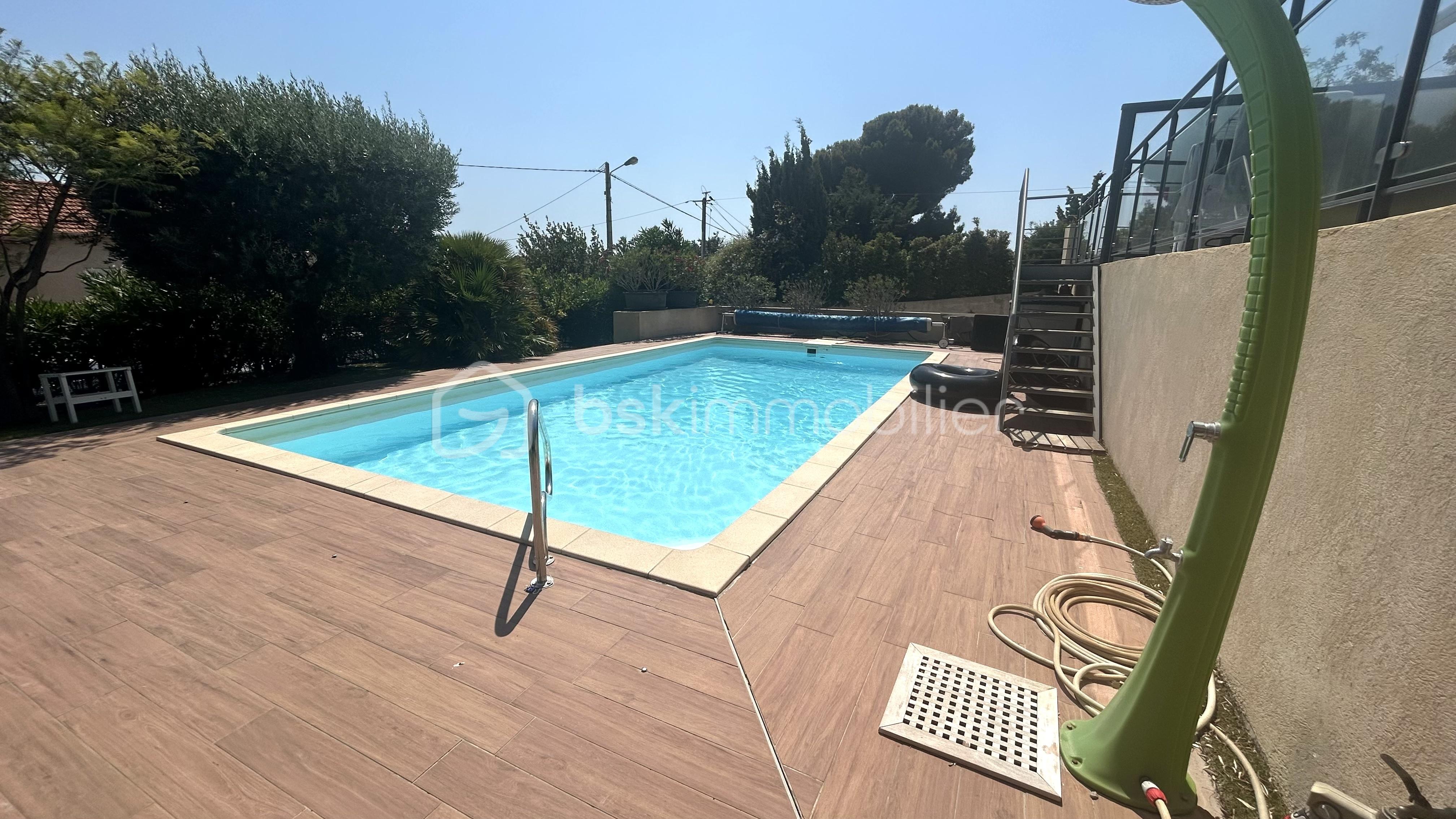 Appartement de 161 m² - Piscine 1.jpg
