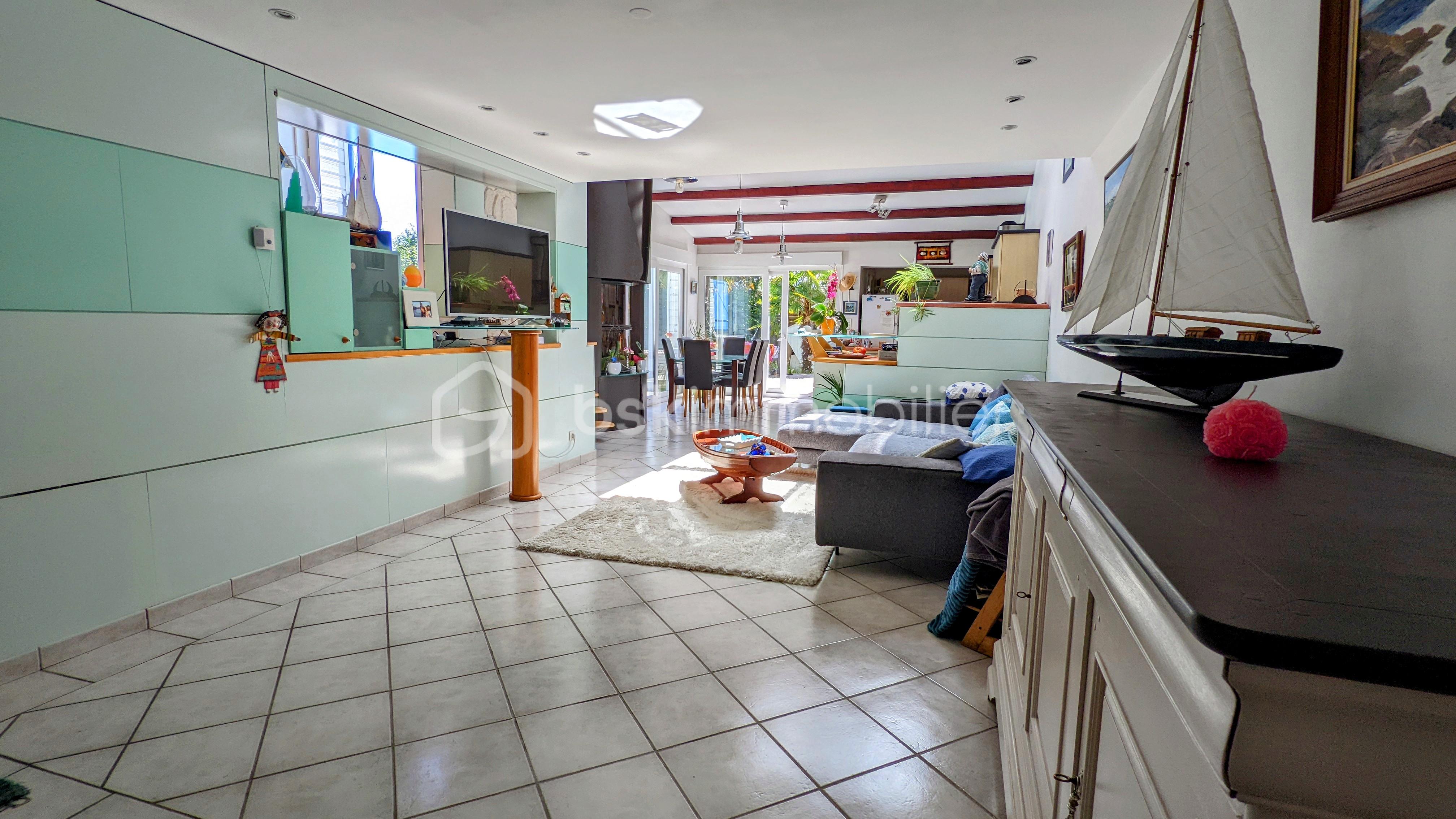 Maison contemporaine de 151 m² - PXL_20220630_134431673.MP~2.jpg