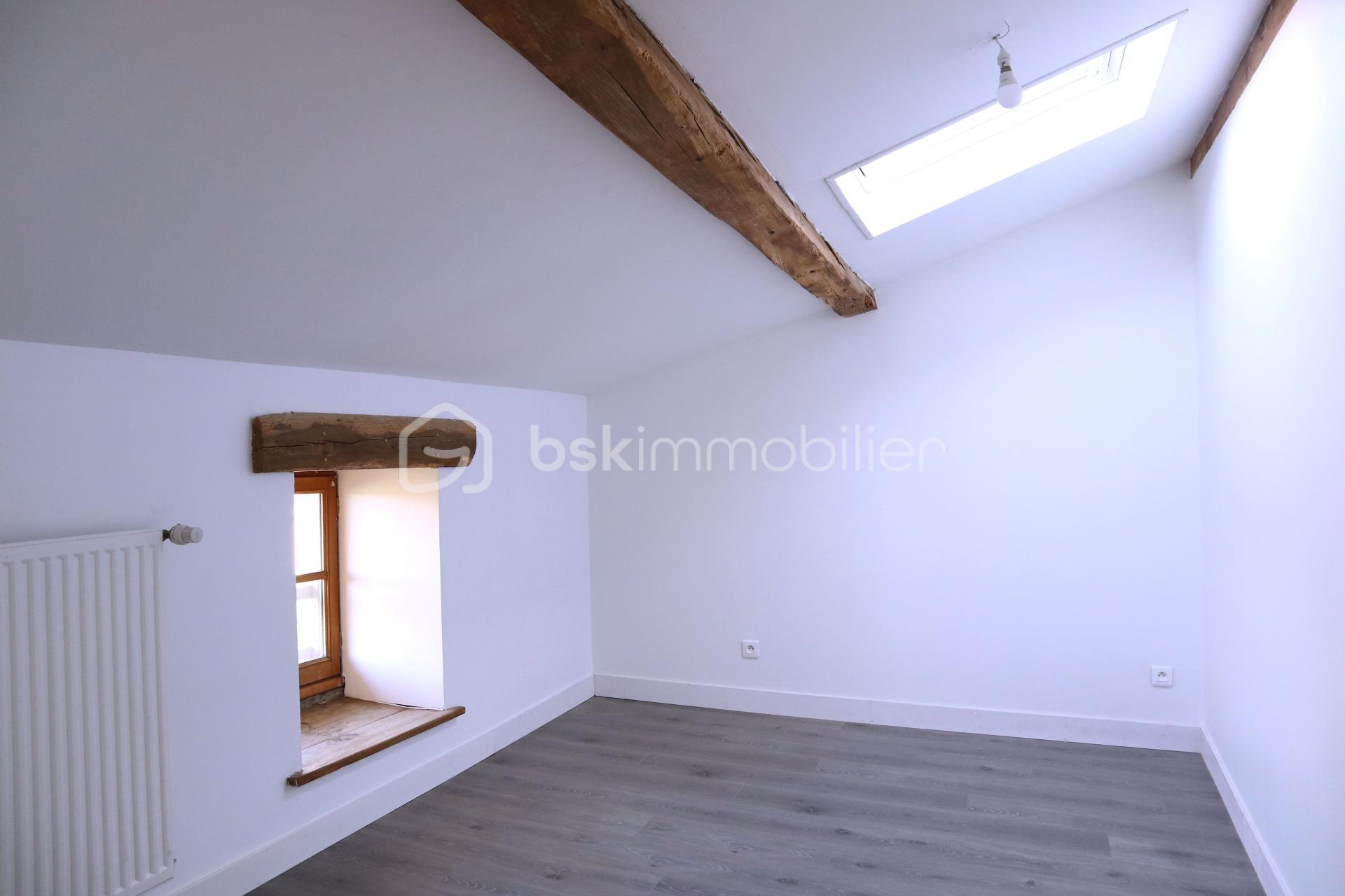 Maison en pierre de 113 m² - WhatsApp Image 2025-10-05 à 11.51.21_502be8ea.jpg