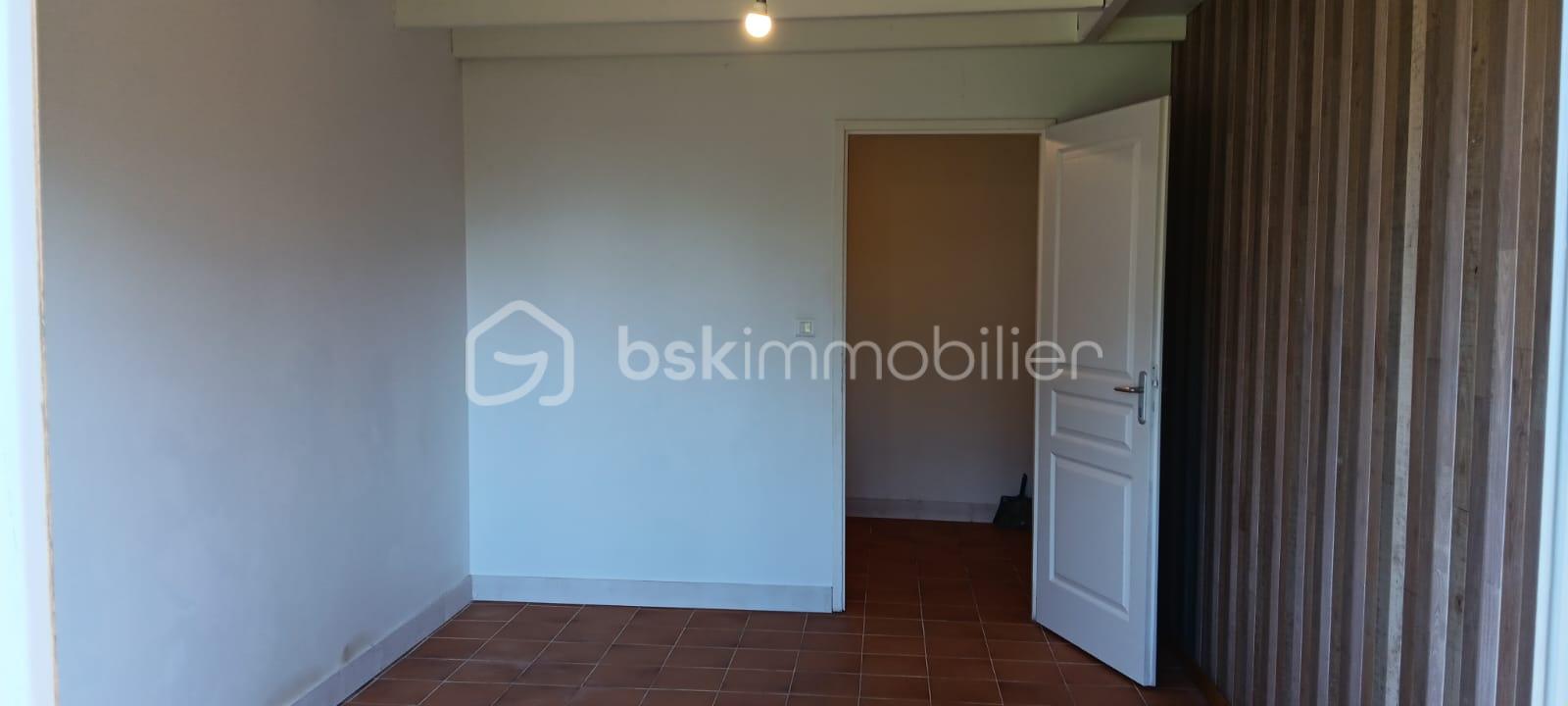 Maison en pierre de 113 m² - IMG-20251005-WA0003.jpg