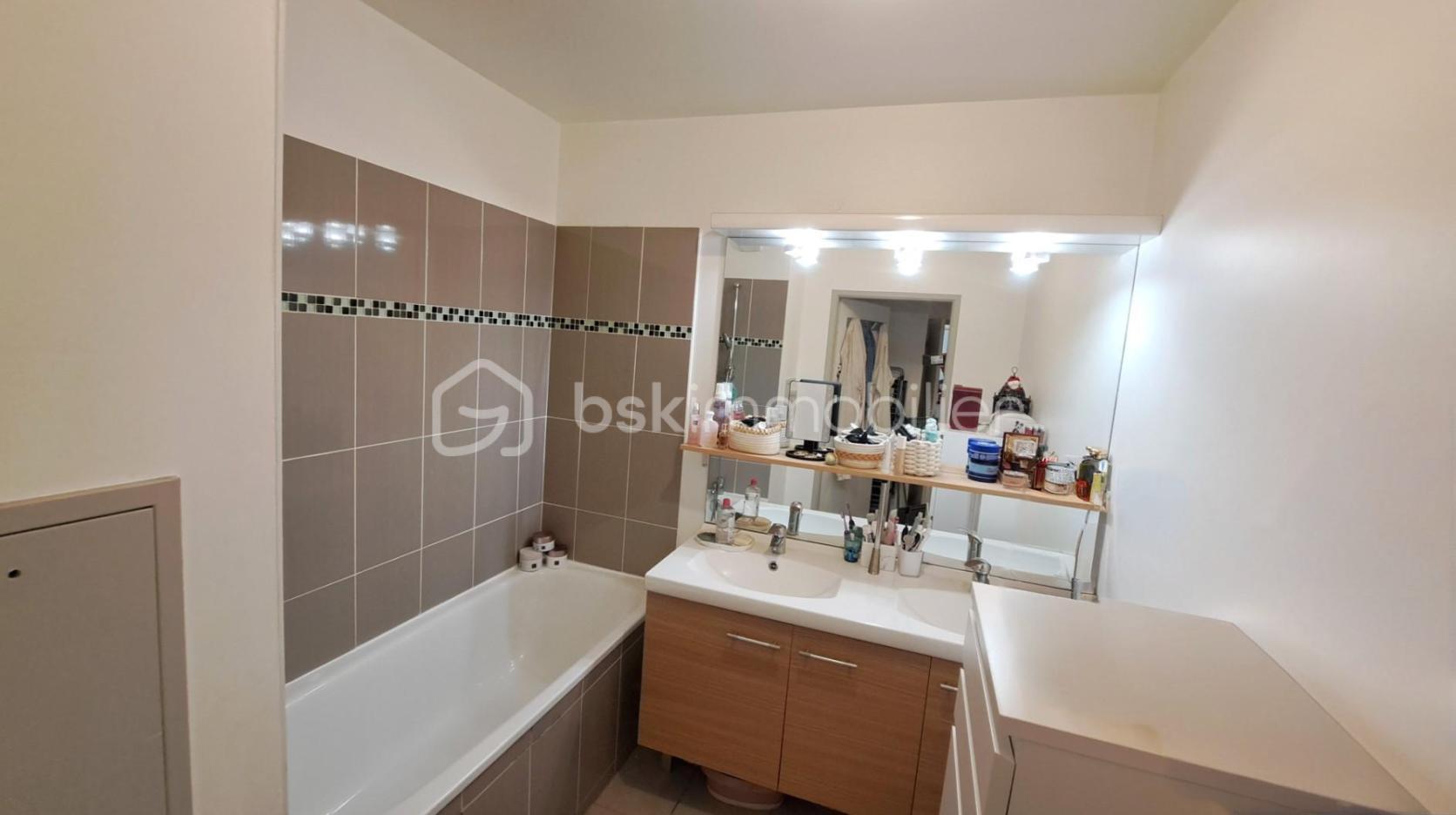 Appartement de 63 m² - 8633624adaec7c5-1.jpg