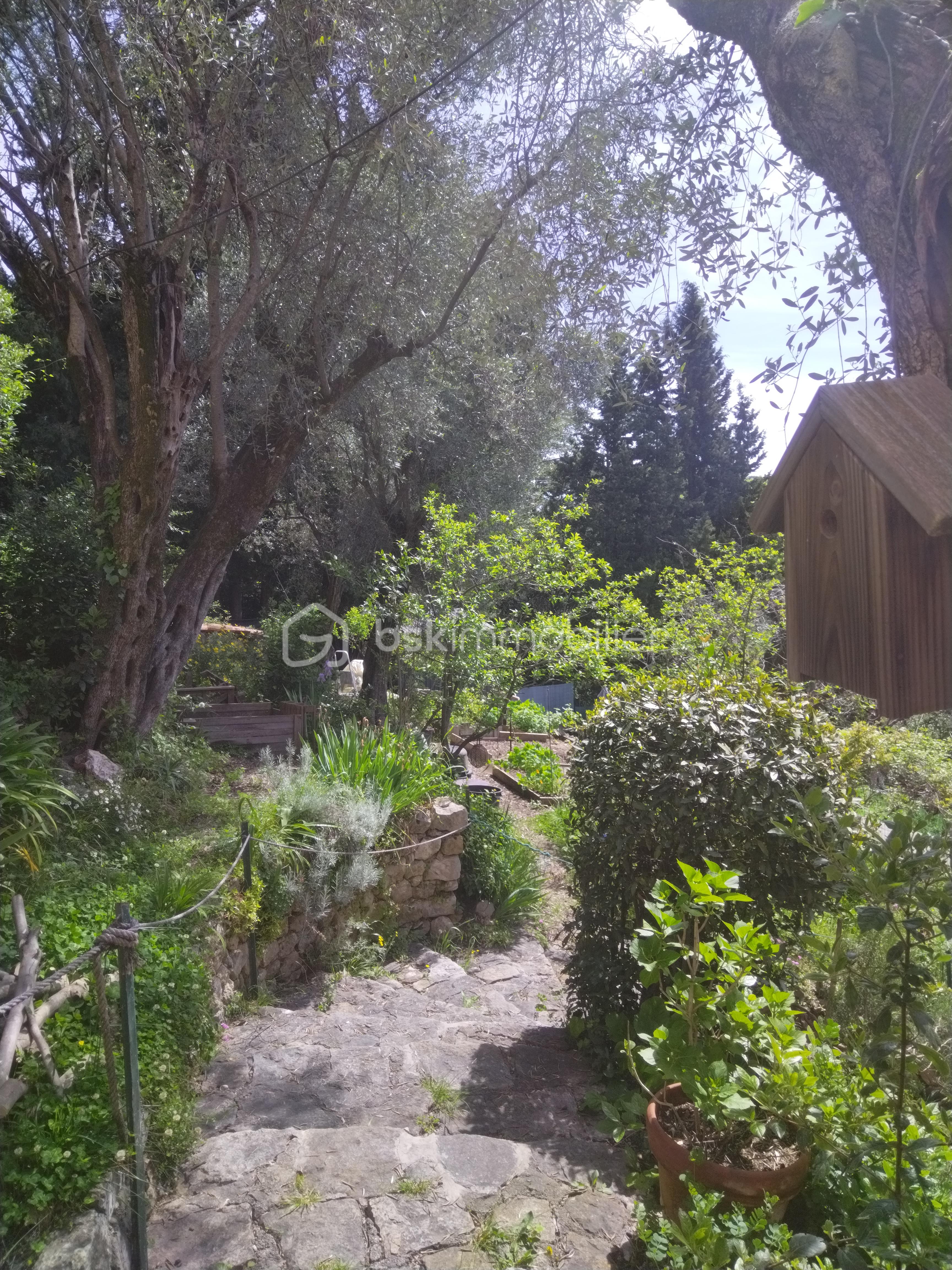 Maison de ville de 171,80 m² - ambiance jardin et piscine  (13).jpg