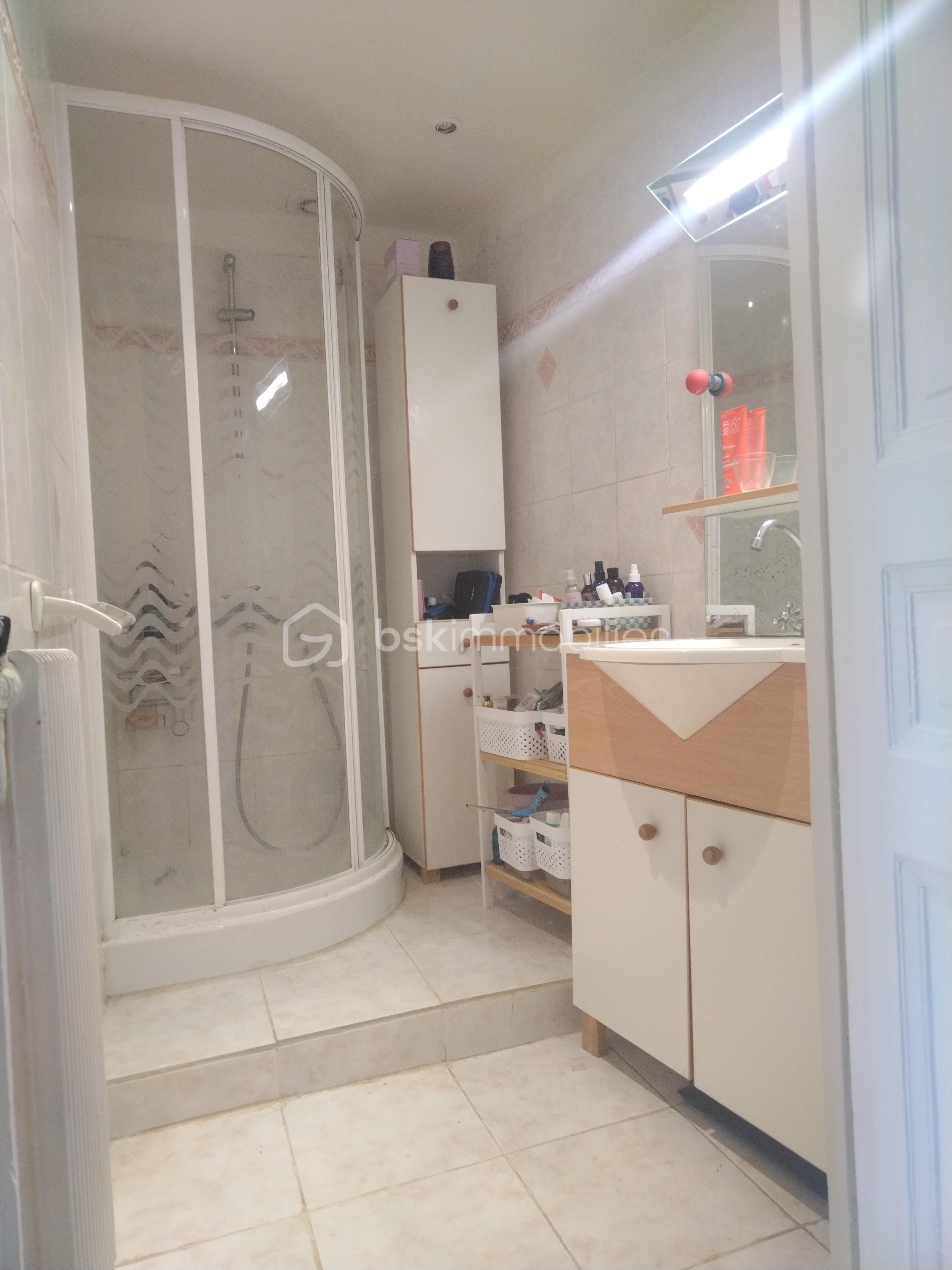 Maison de ville de 171,80 m² - chambre en suite et salle d'eau  (2).jpg