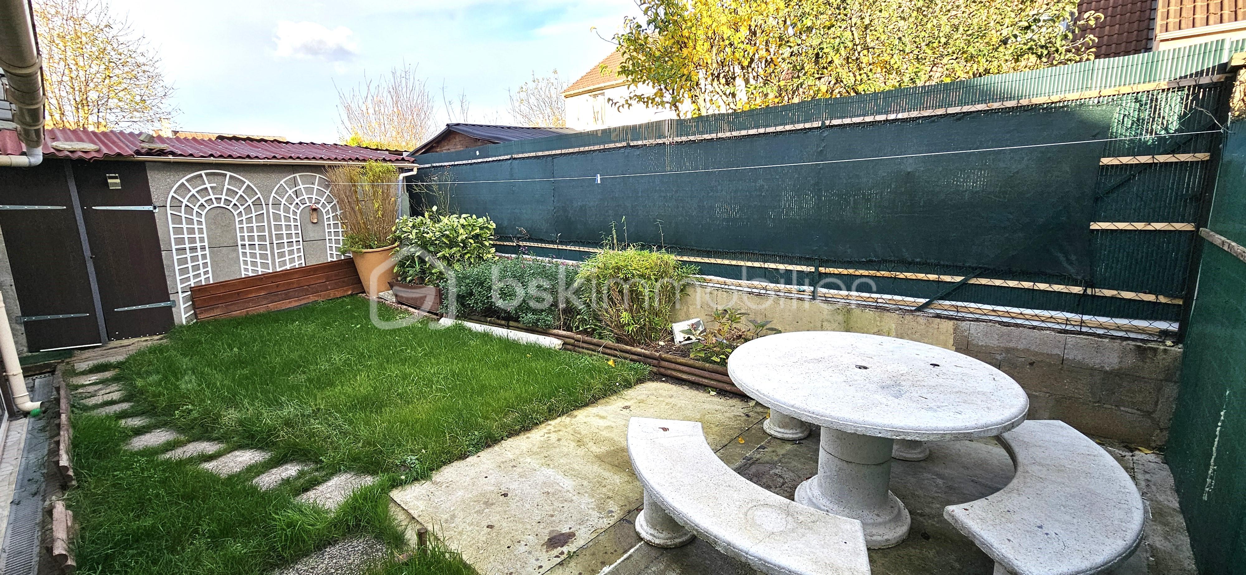 Maison de 100 m² - jardin.jpg