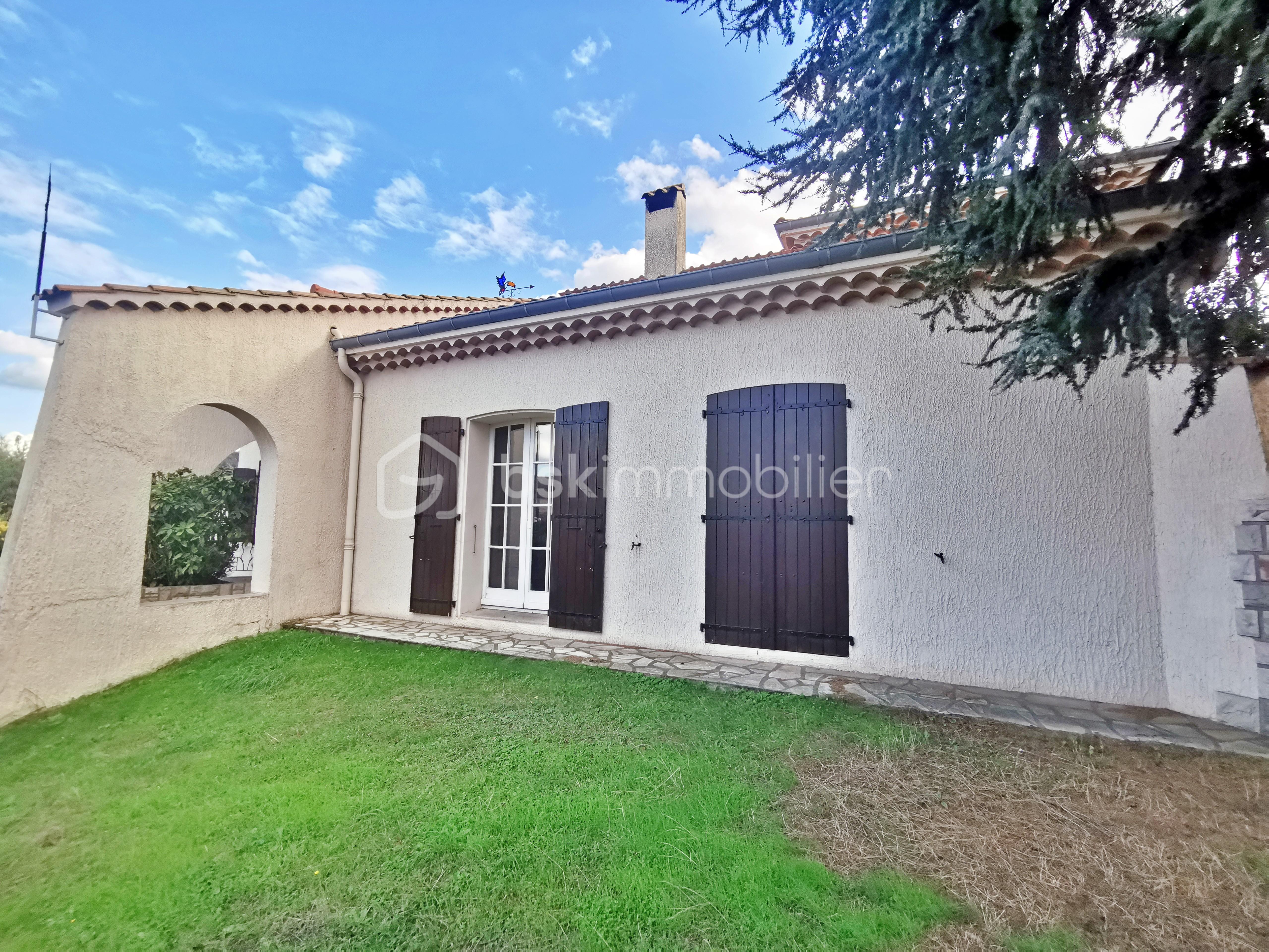 Maison traditionnelle de 197 m² - Façade.jpg