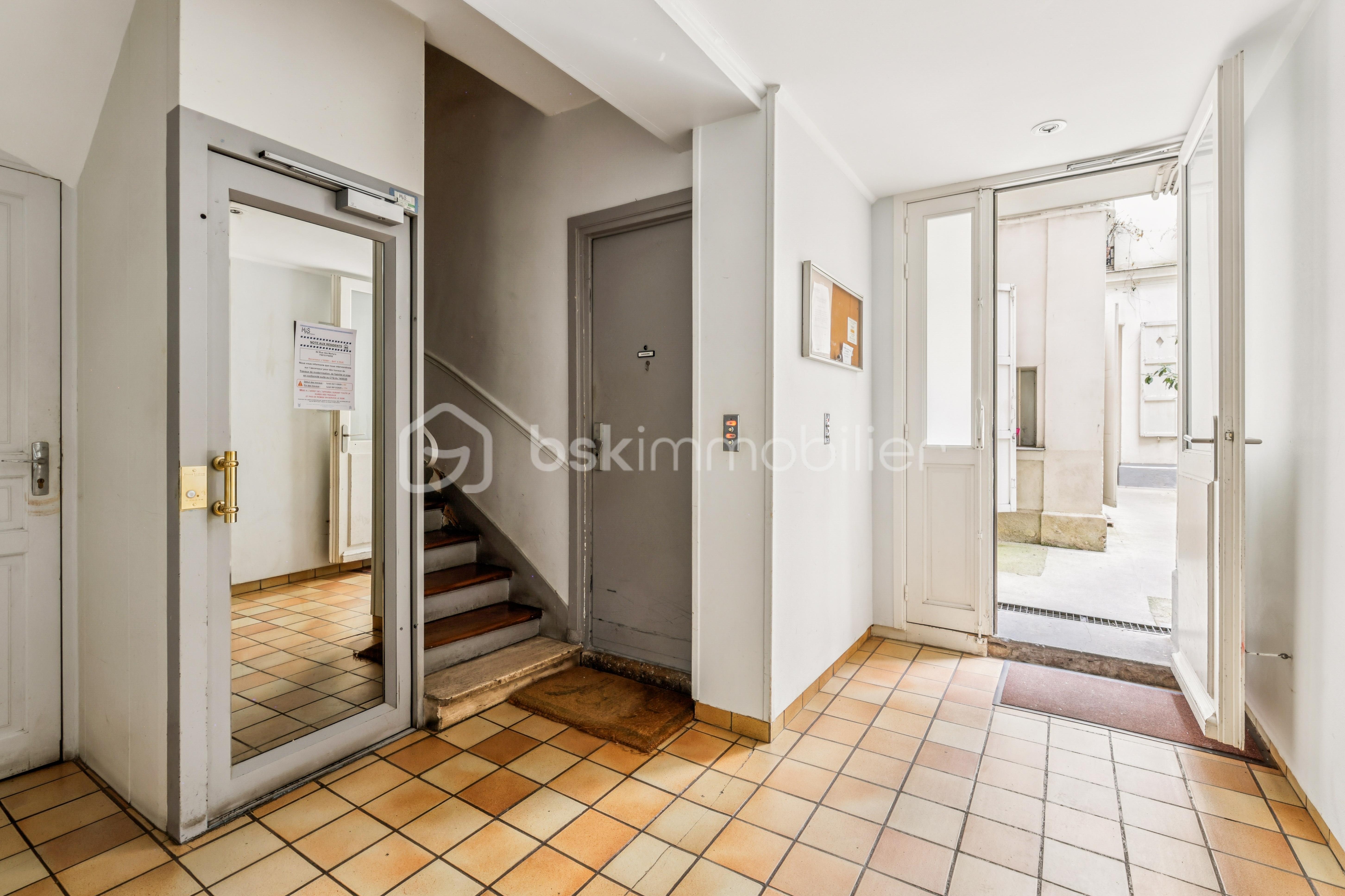 Appartement de 60,11 m² - entrée immeuble.jpg