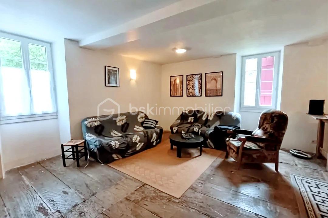 Maison de 235 m² - hoqi-2fda9aa5dee74468bcc1439c5025fbc5.jpg