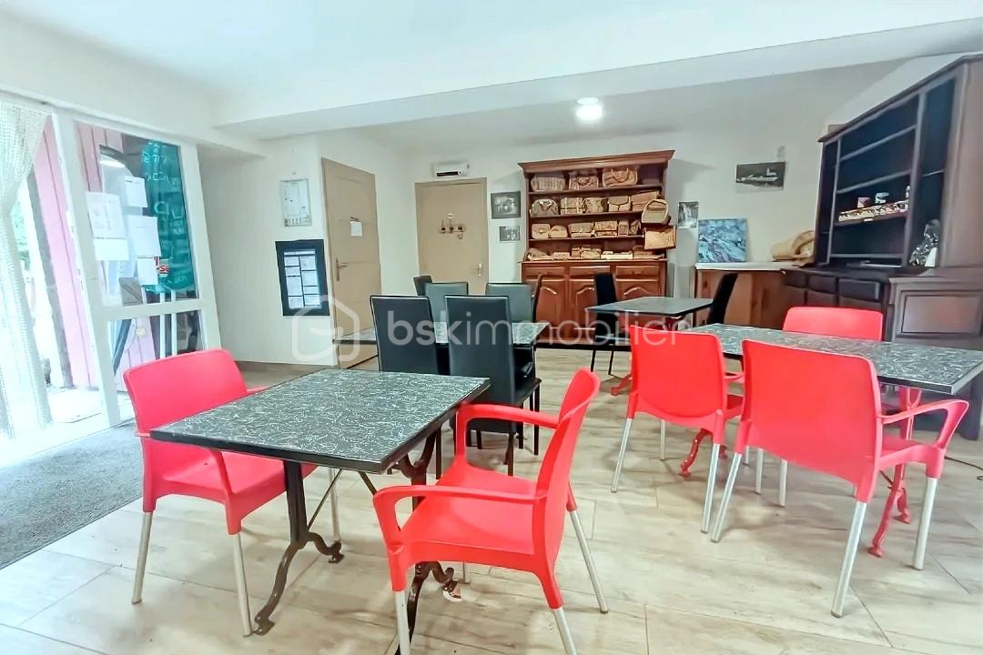 Maison de 235 m² - hoqi-d704ebd3b577466ea229d5356817634b.jpg