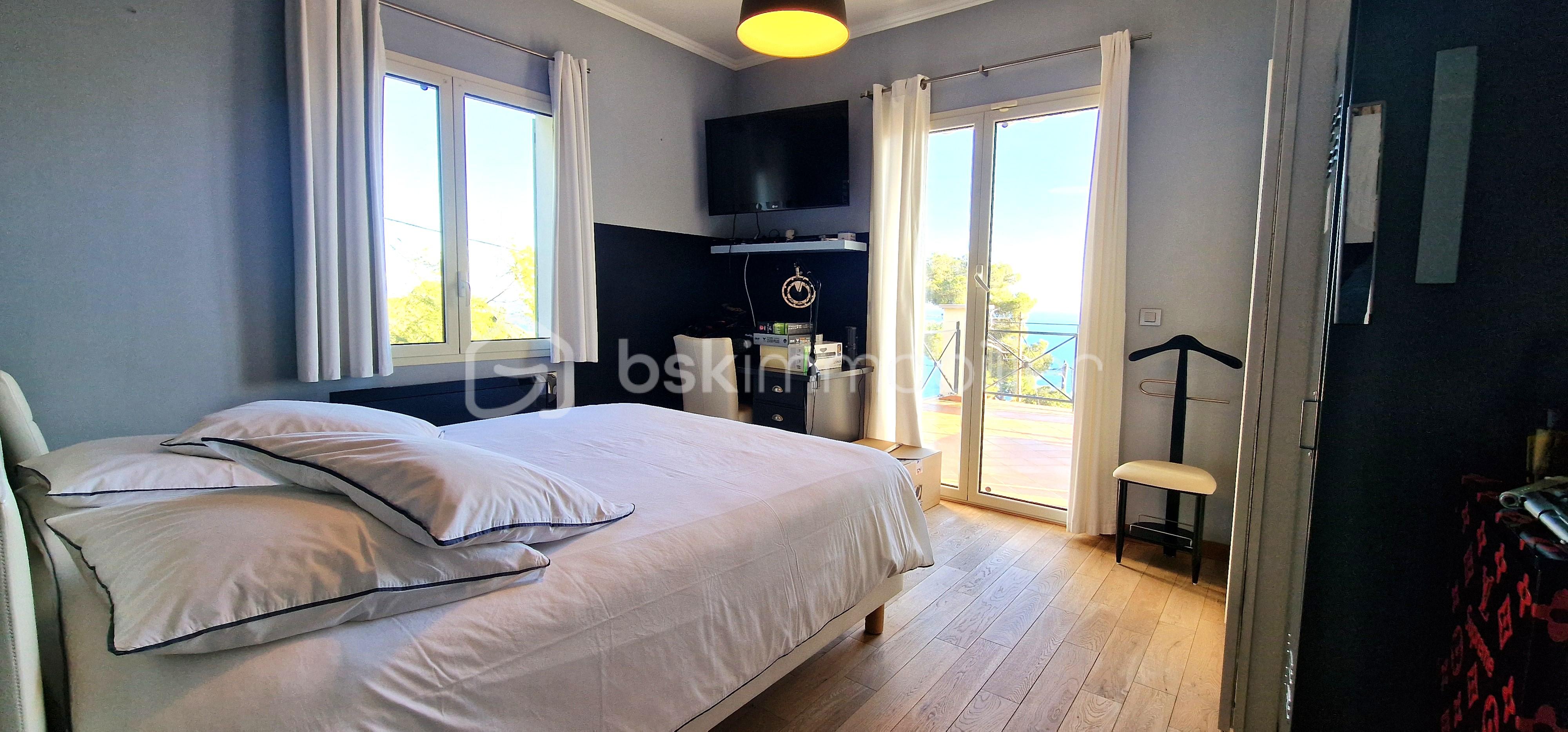 Maison traditionnelle de 241,69 m² - 20251118_145251.jpg