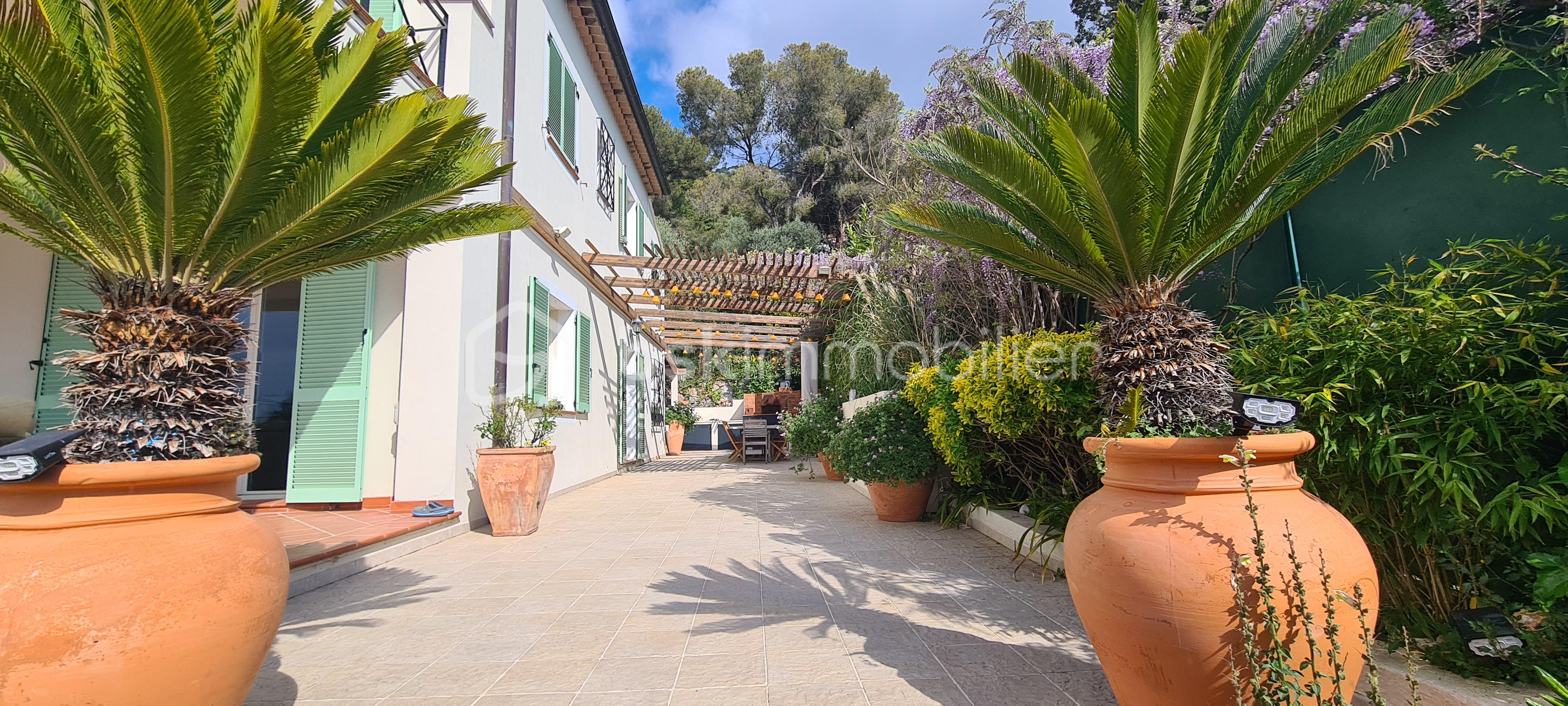 Maison de 241,69 m² - 20220419_102005.jpg