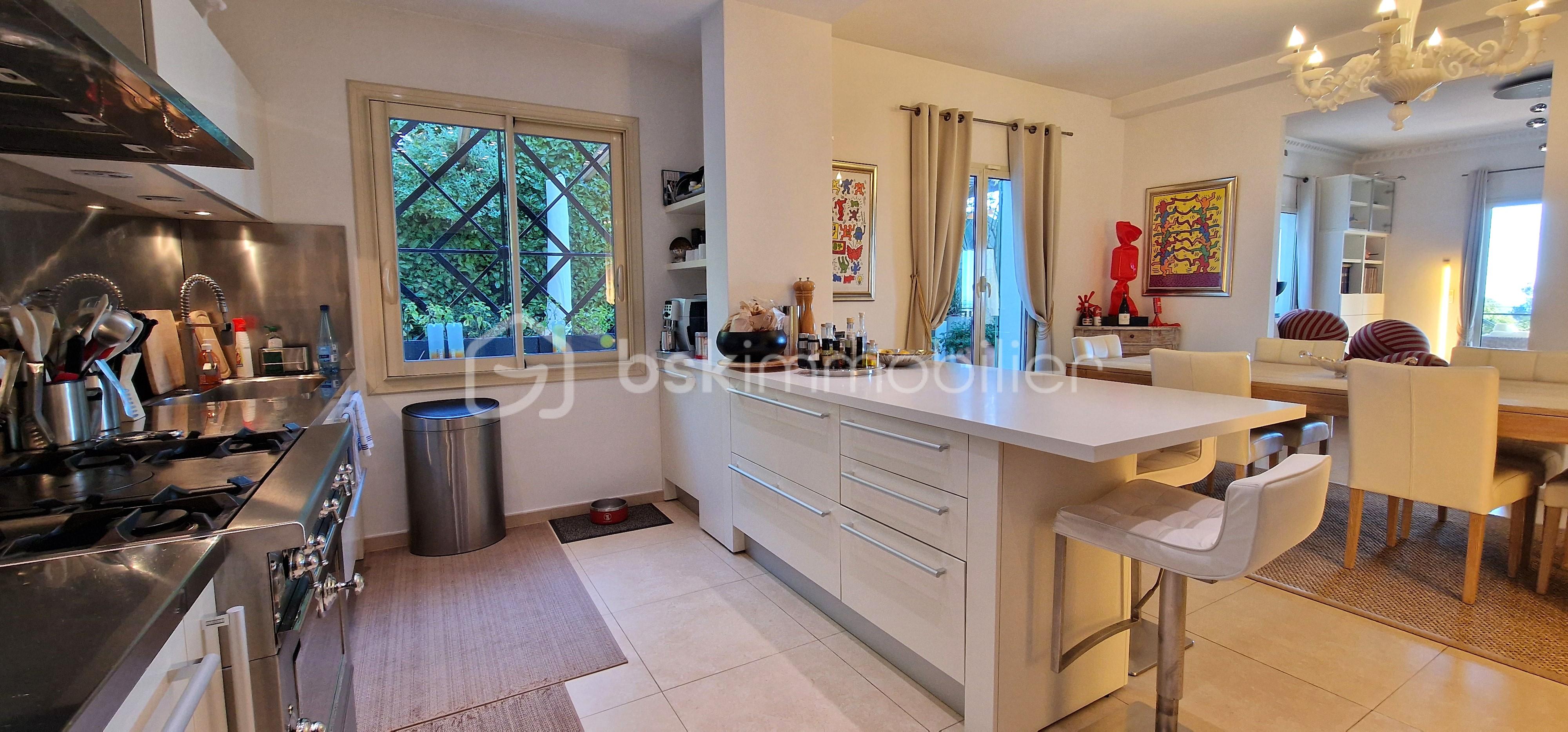 Maison traditionnelle de 241,69 m² - 20251118_150504.jpg