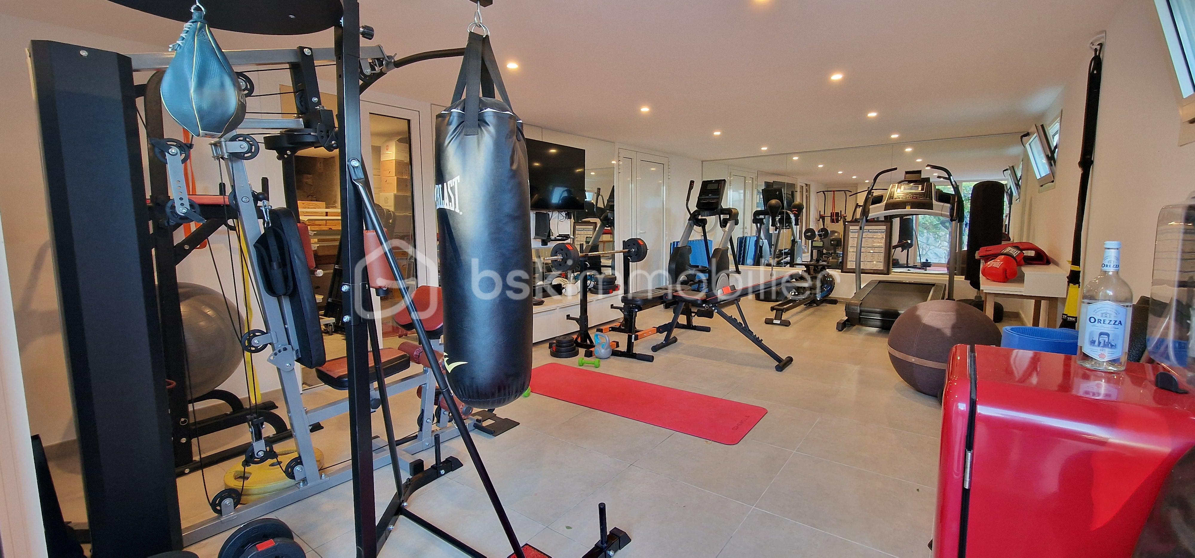 Maison traditionnelle de 241,69 m² - 20251118_152445.jpg