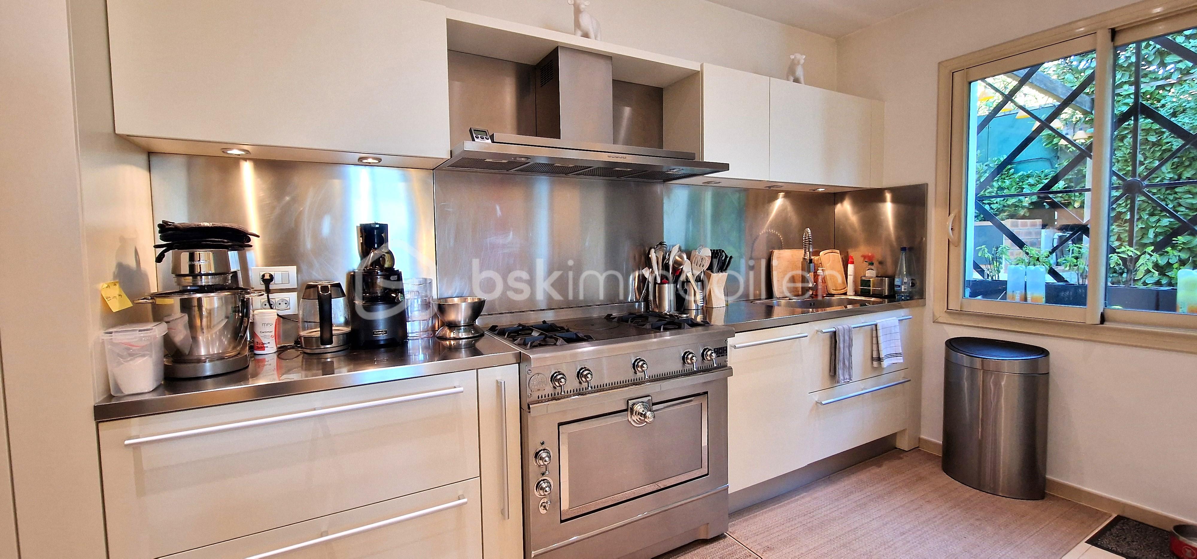 Maison traditionnelle de 241,69 m² - 20251118_150515.jpg