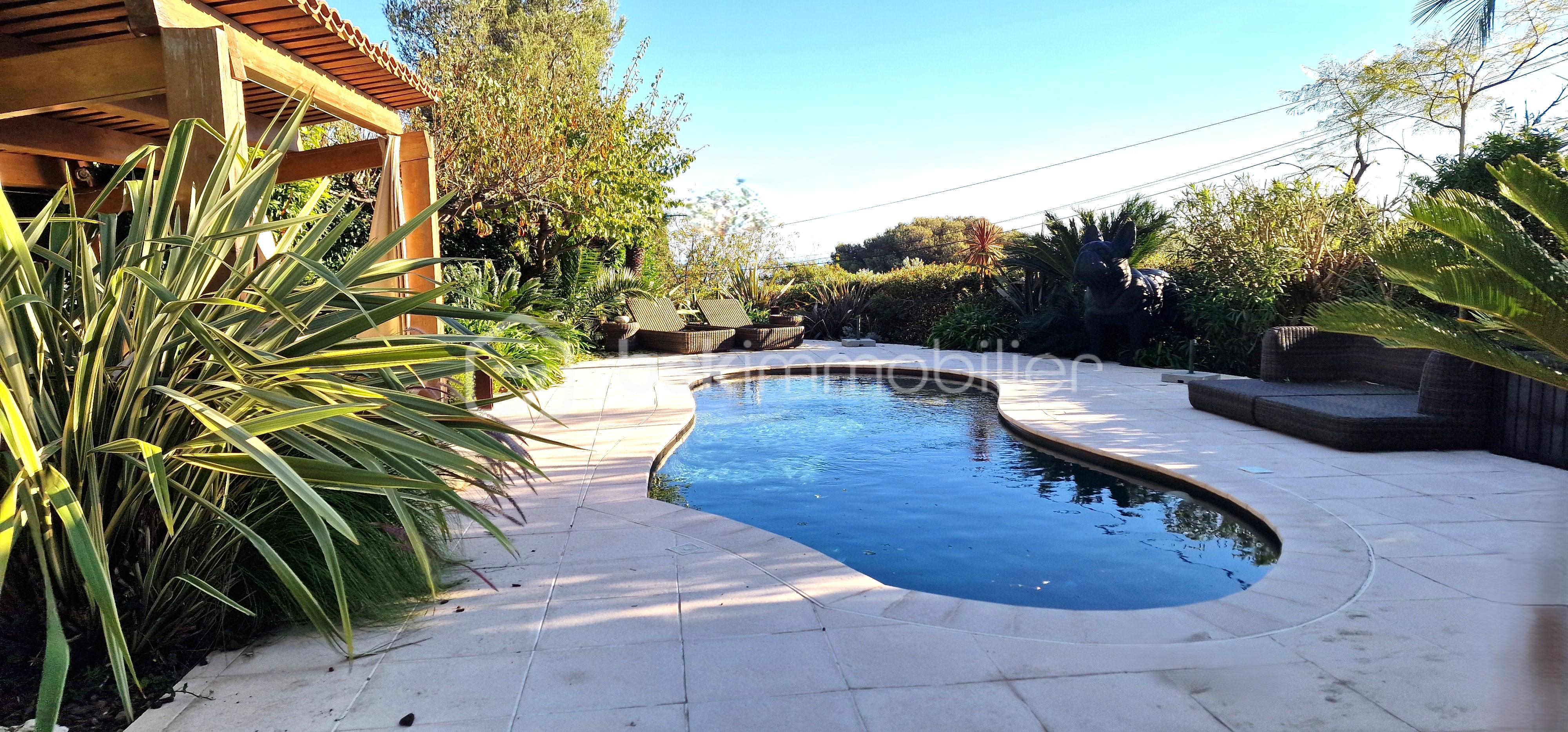 Maison traditionnelle de 241,69 m² - 20251118_144546.jpg