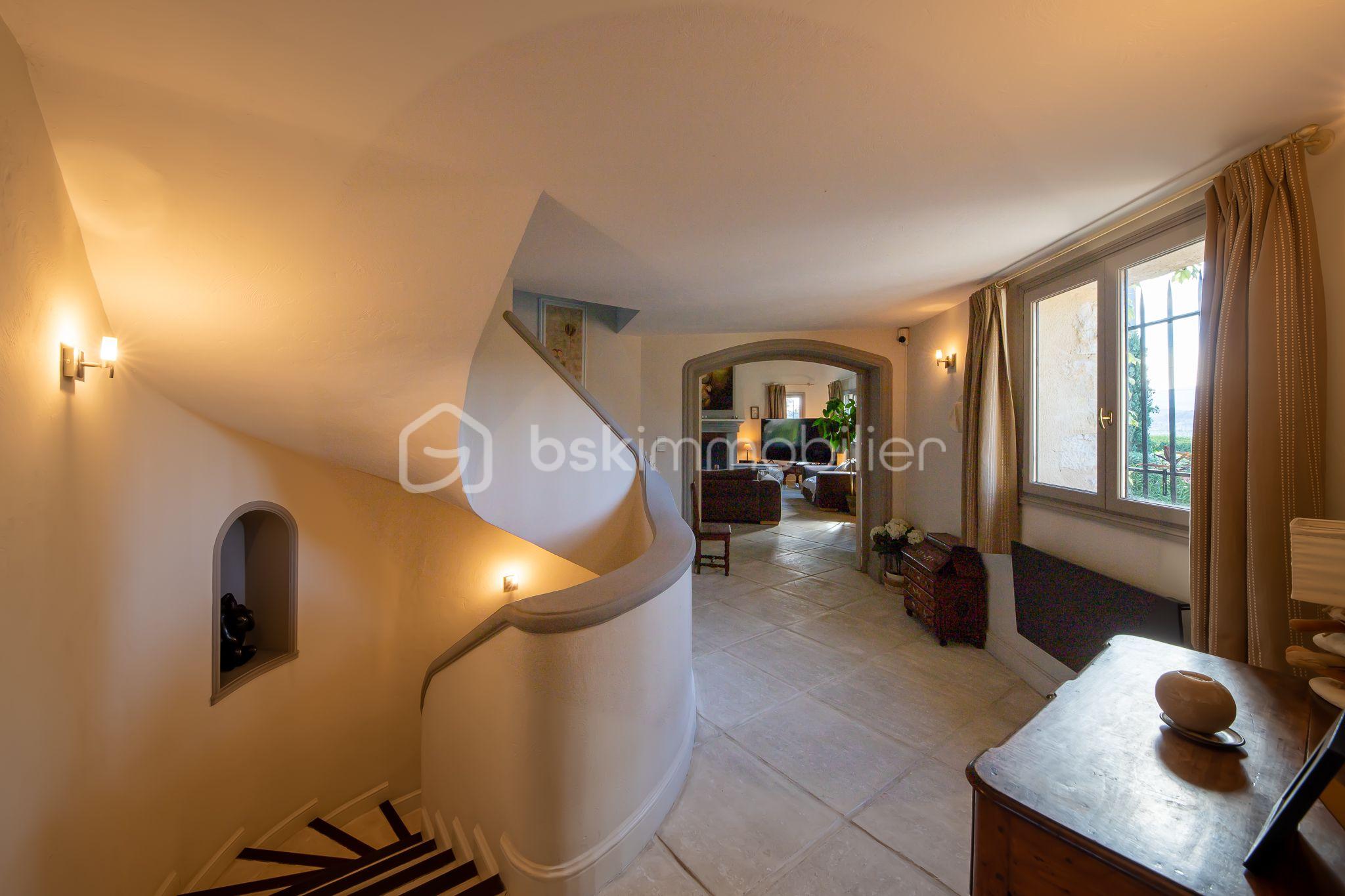 Maison provencale de 490 m² - b490878a-ae16-4a13-9cff-234f09561bef.jpg