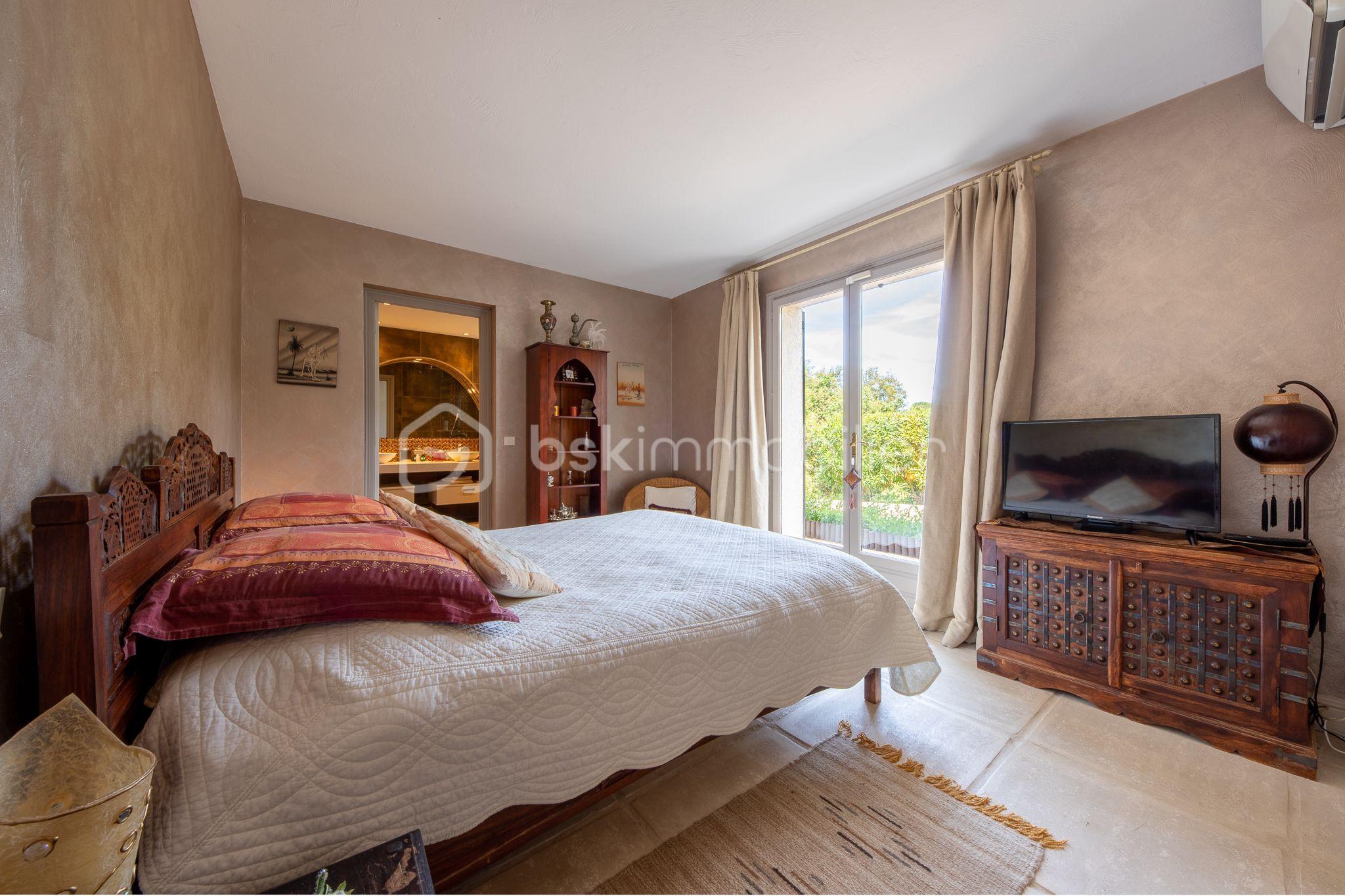 Maison provencale de 490 m² - e009bf82-8264-44e2-81b8-949b1d5a27d1.jpg