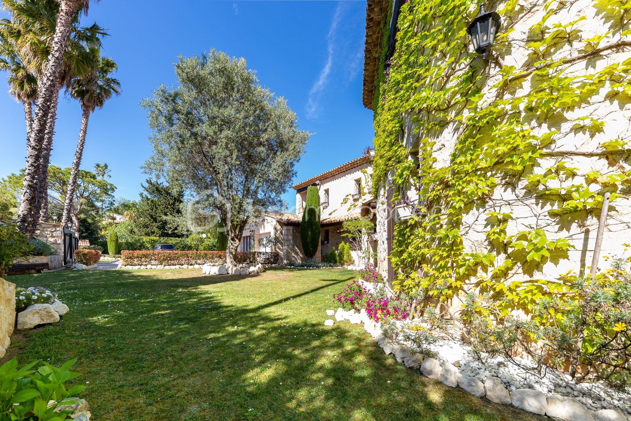 Maison provencale de 490 m² - 10f5b81e-a84a-40a2-9160-6cfd426b06ed.jpg