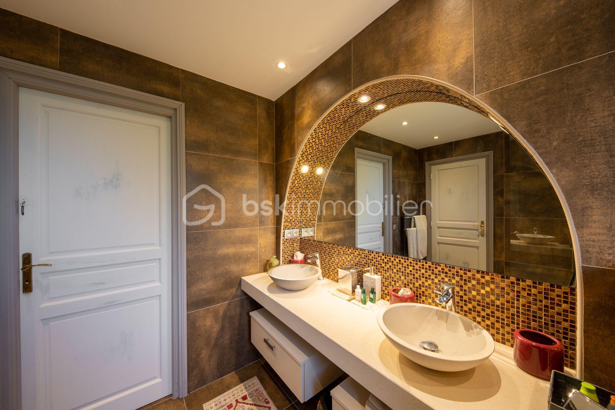 Maison provencale de 490 m² - 06635735-8ea1-40ba-8100-a1e9fd9ff0e7.jpg