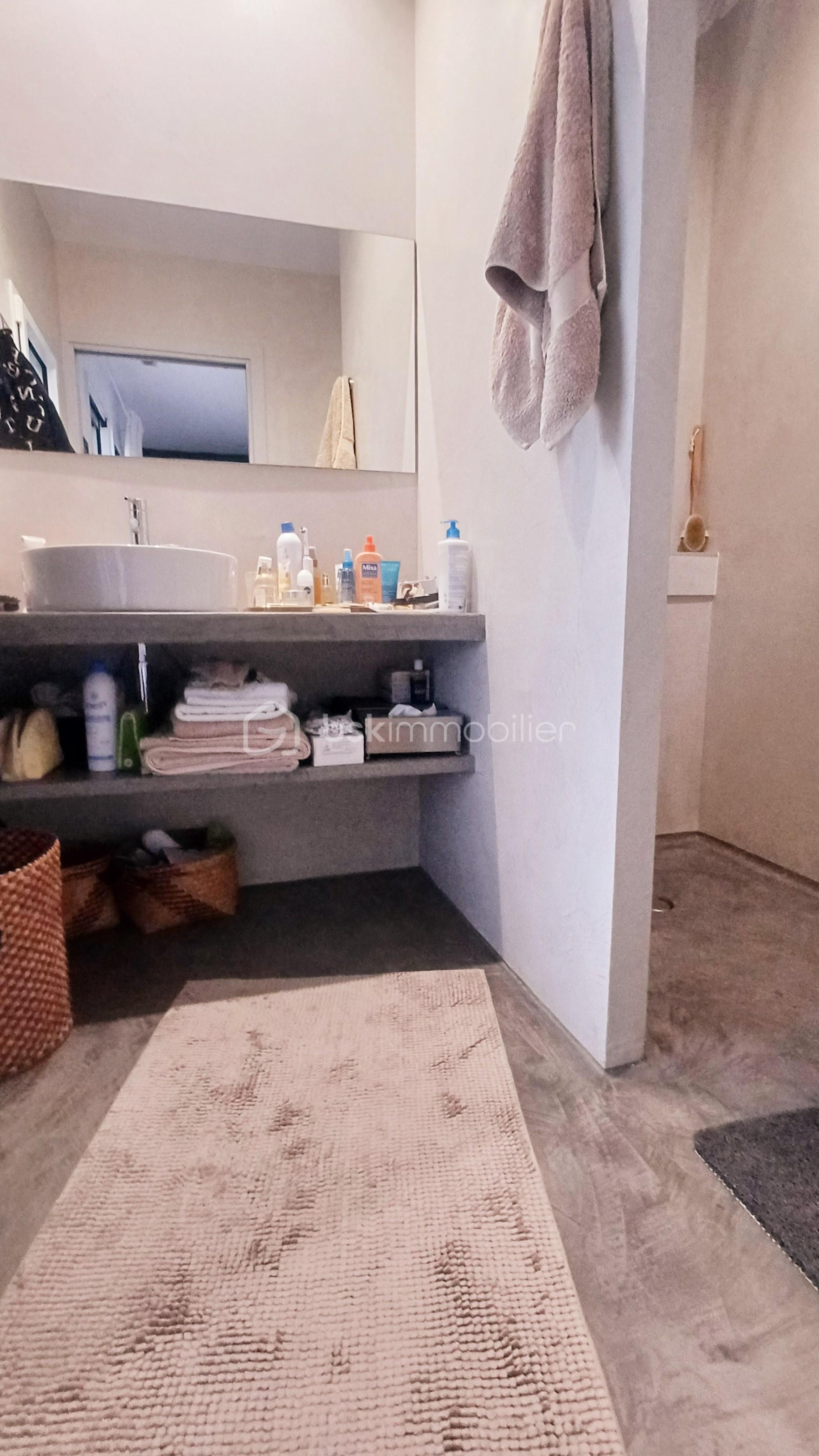 Maison de 120 m² - 72132dc4-ce23-4b3b-b609-855417e51416.jpg