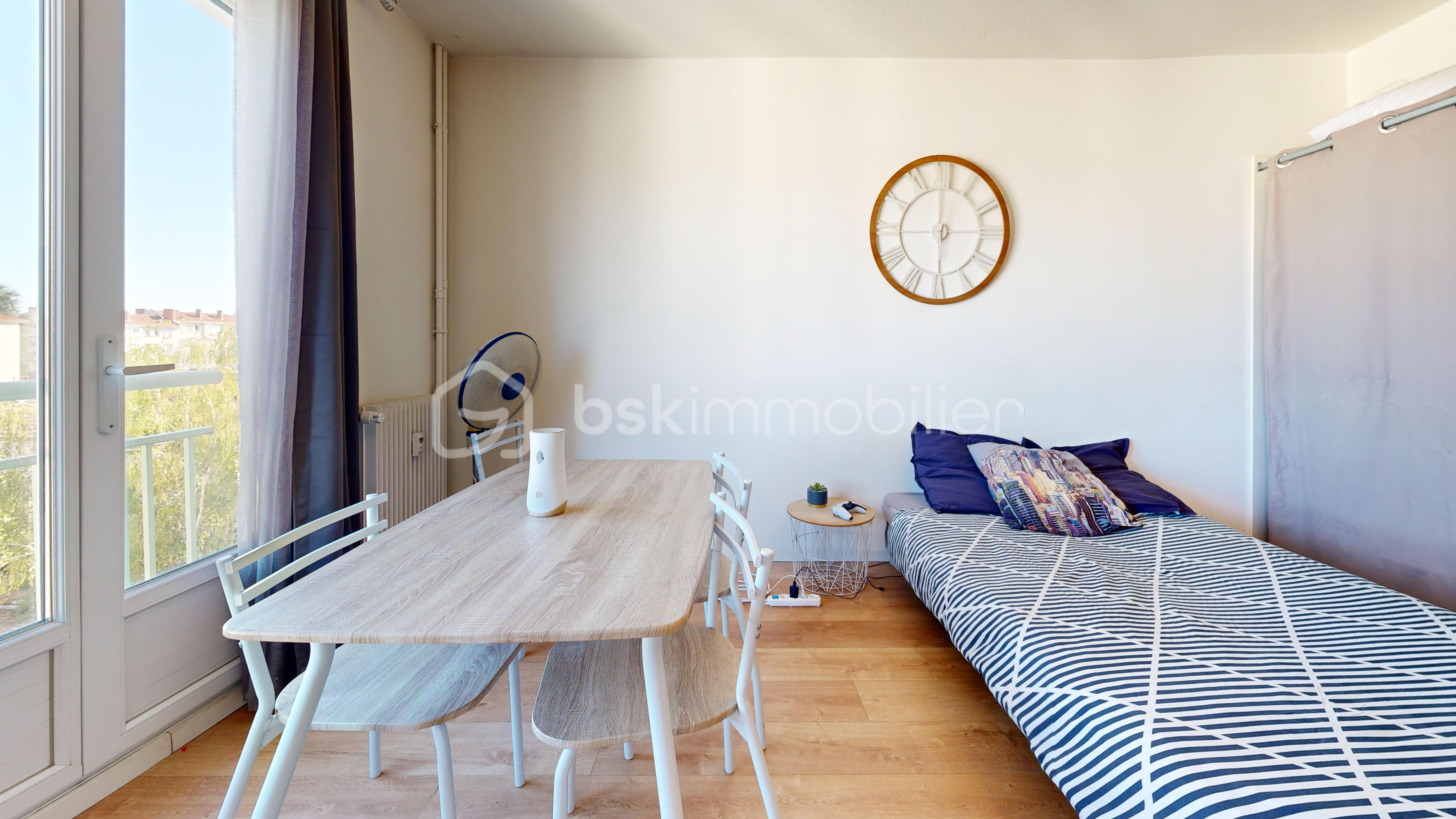 24-Rue-Justin-Ninard-Bedroom 1.jpg