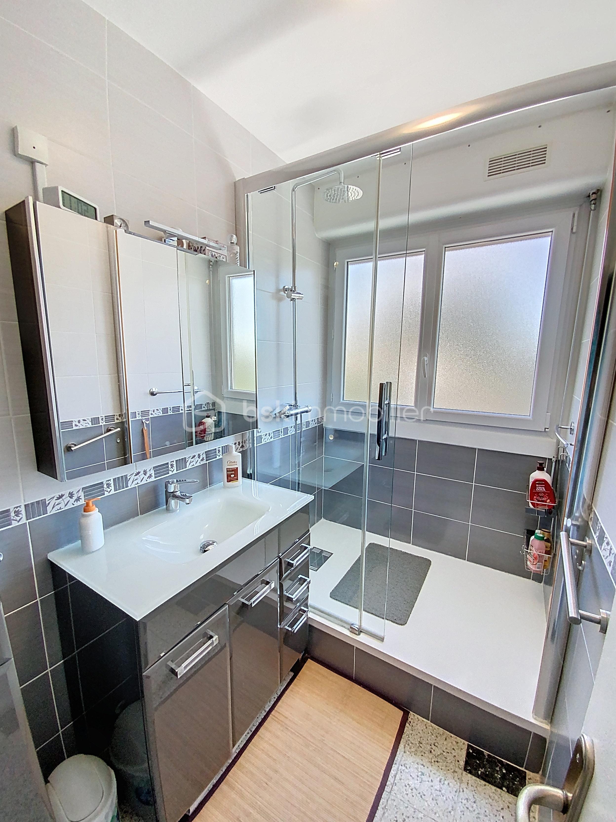 Appartement de 73,84 m² - Salle d'eau3.jpg