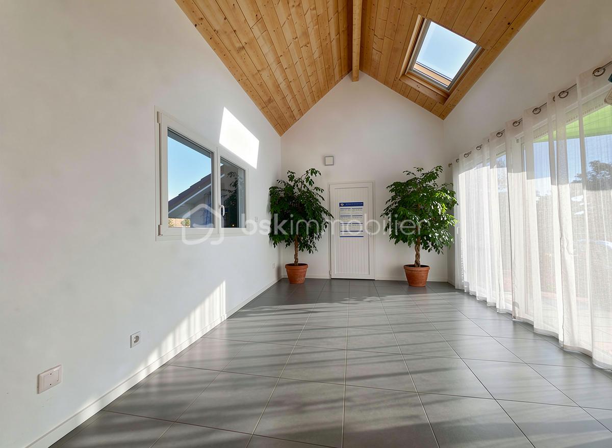 Espace Méditation complètement vidé avec 2 plantes.jpeg