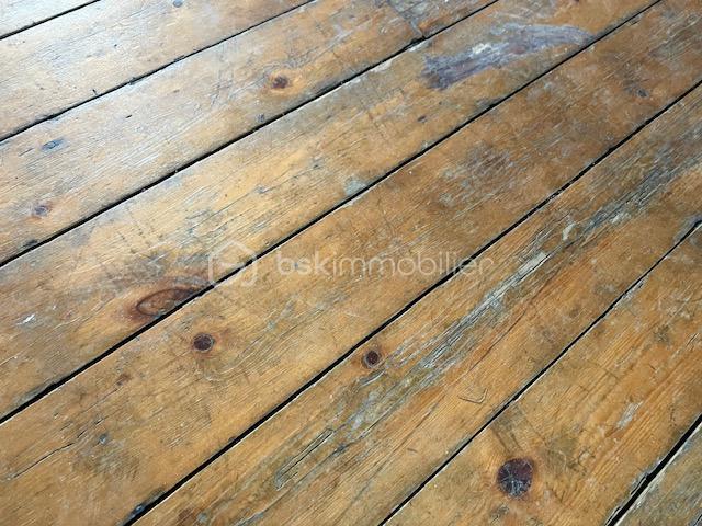 buret STUDIO parquet.jpeg