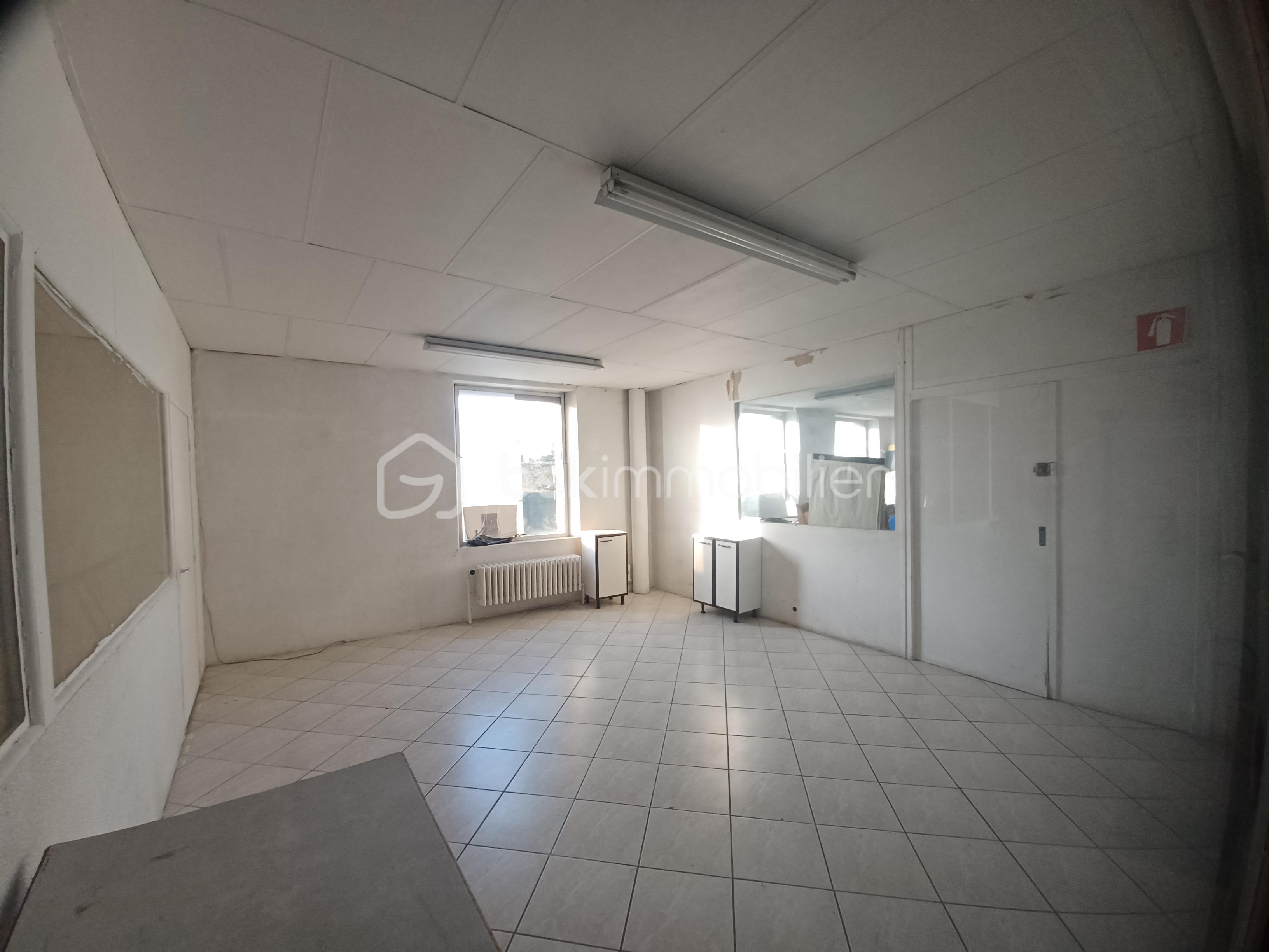 Immeuble de 5 870 m² - 20240105_101003.jpg