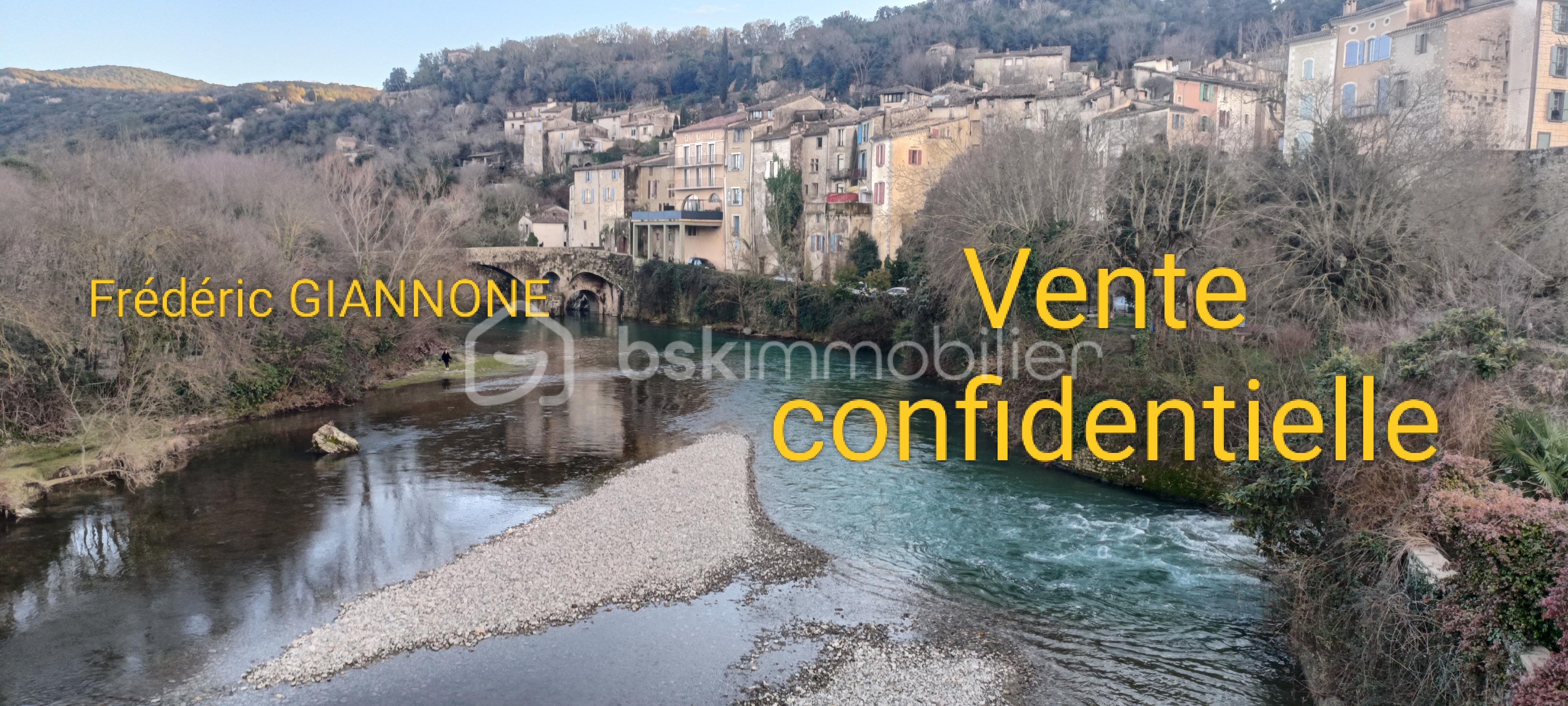 Terrain commercial de 2 495 m²