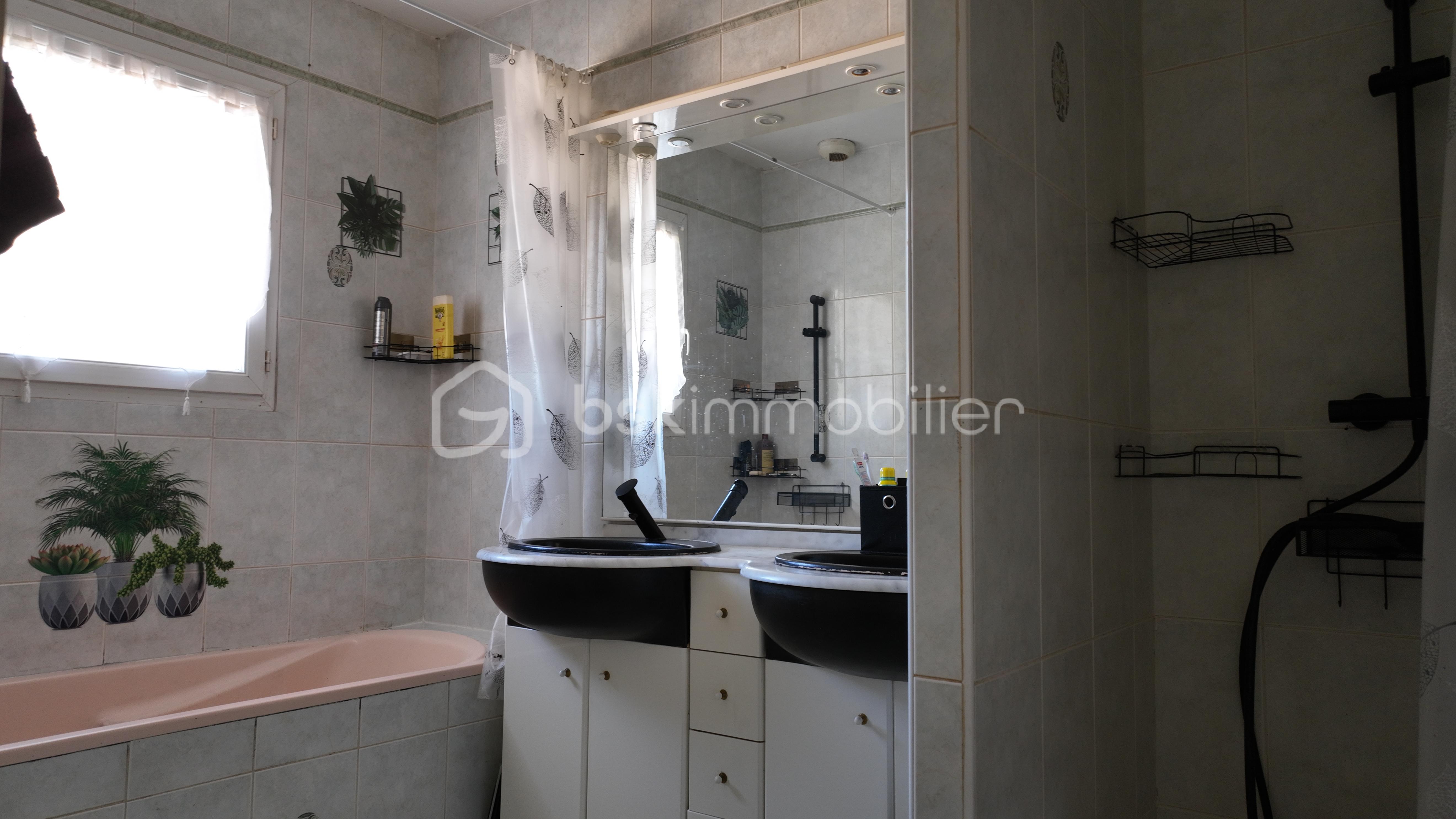 Maison de 102 m² - salle de bain.jpg