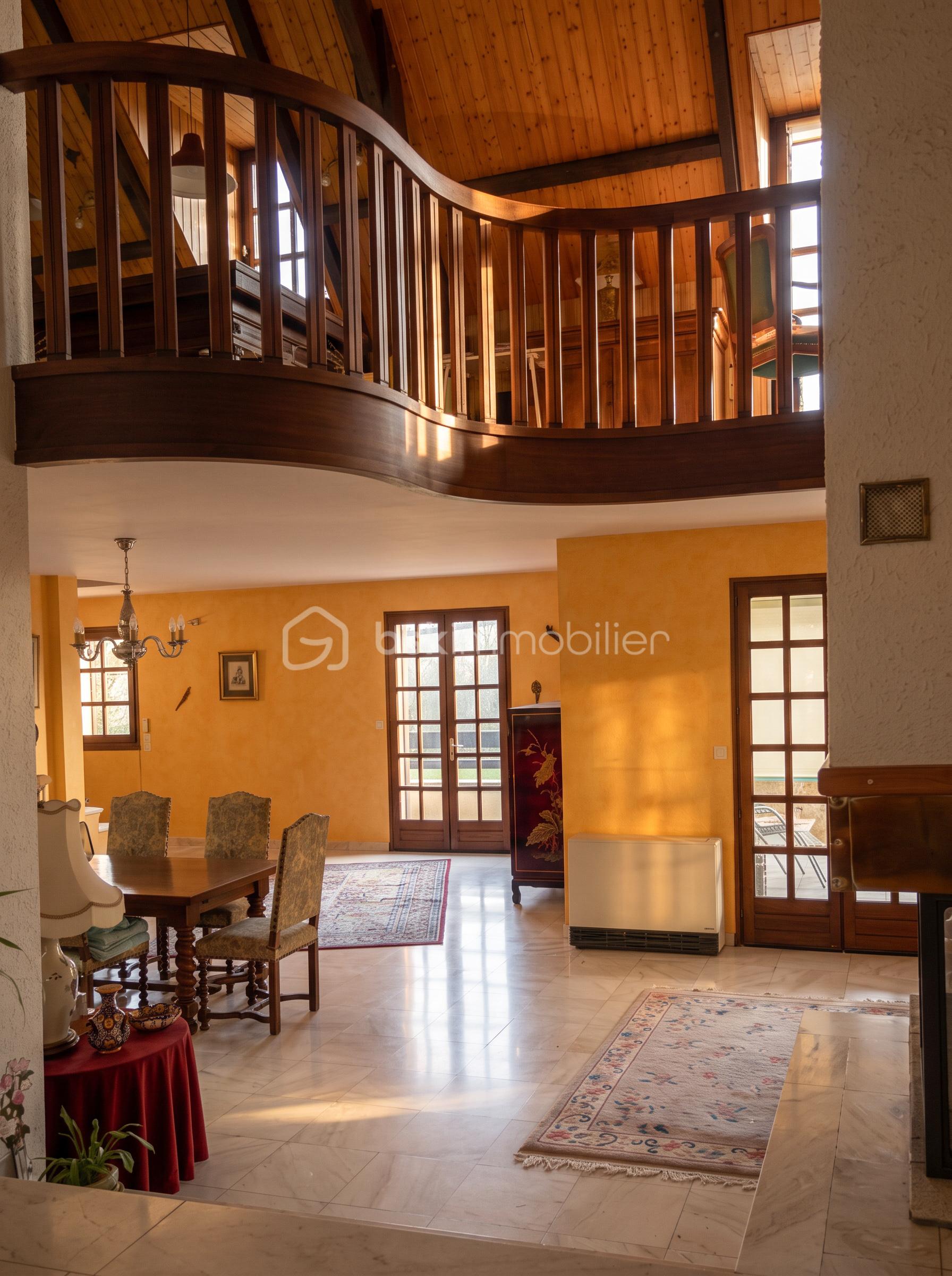 Salon avec mezzanine.JPG
