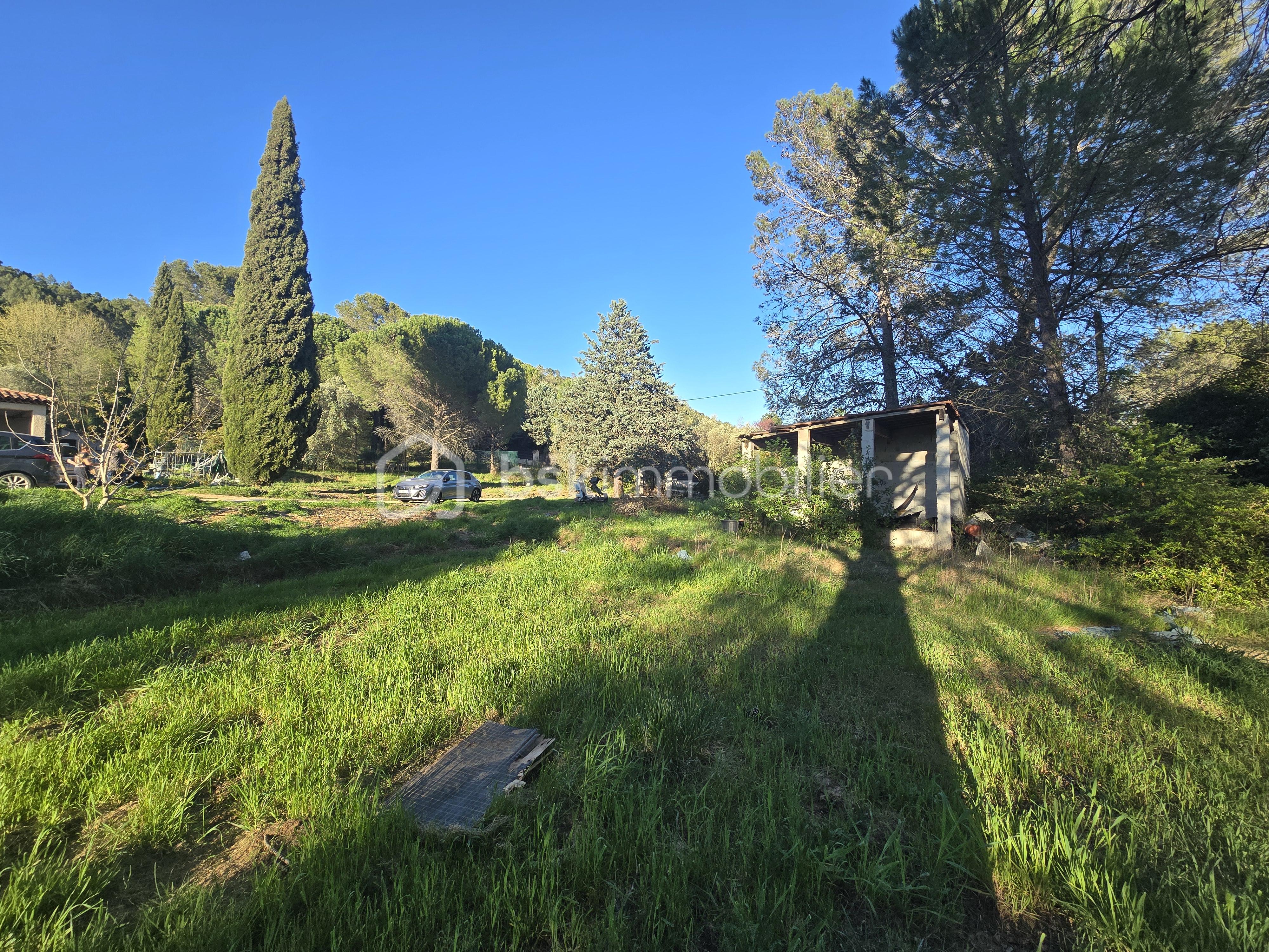Terrain 500 m² · à Le Val · 500 m² · 220 000 €
