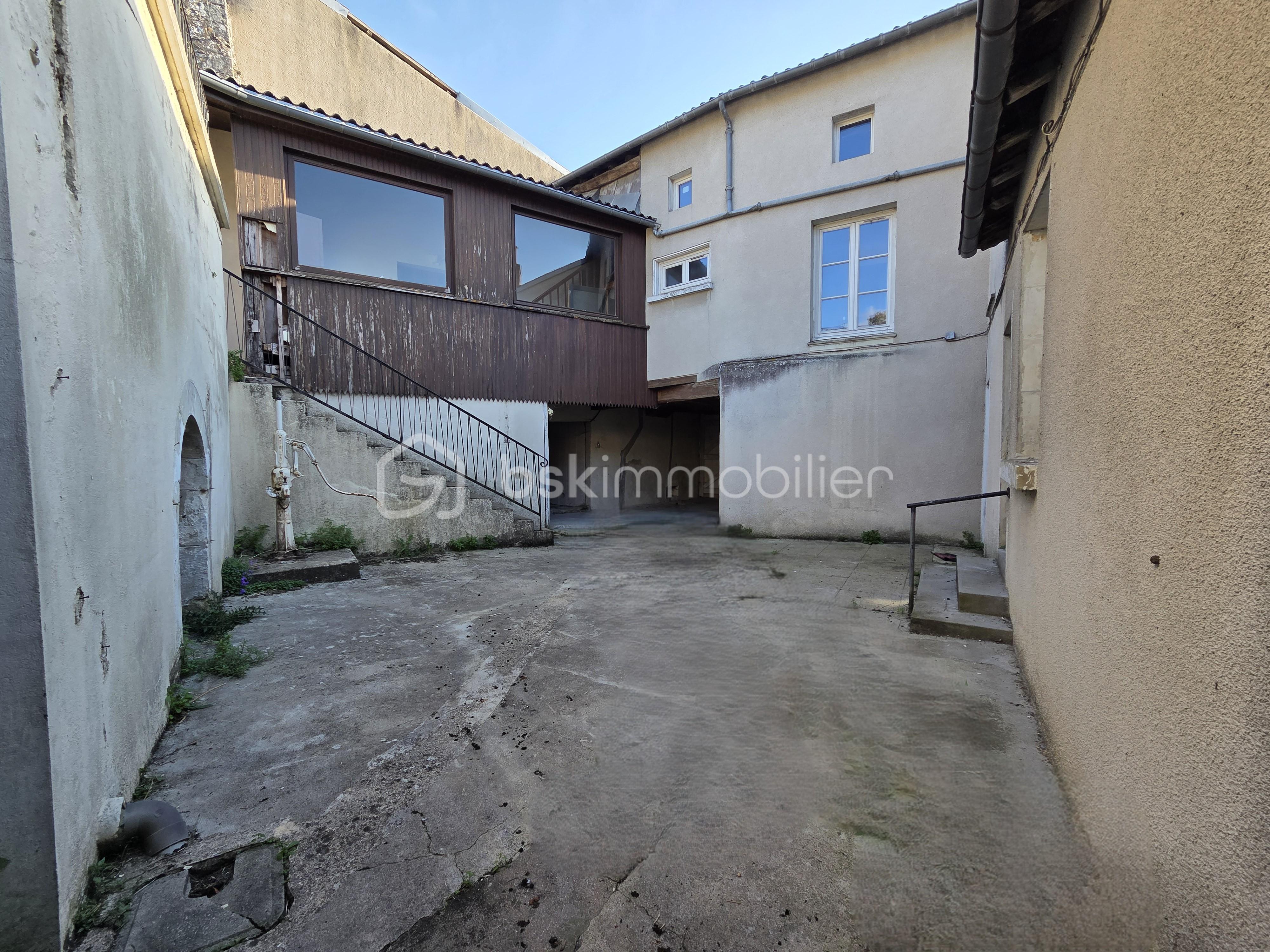 Maison de 145 m² - cour 3.jpg