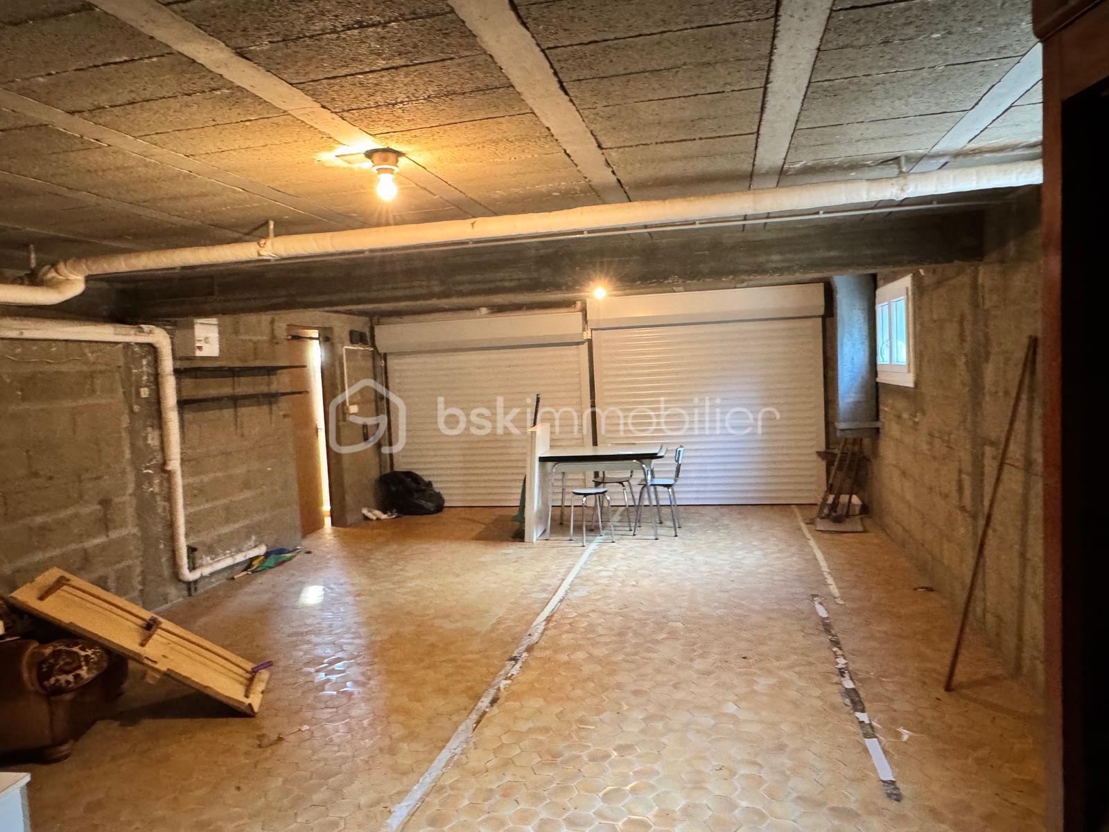 7-garage.jpg