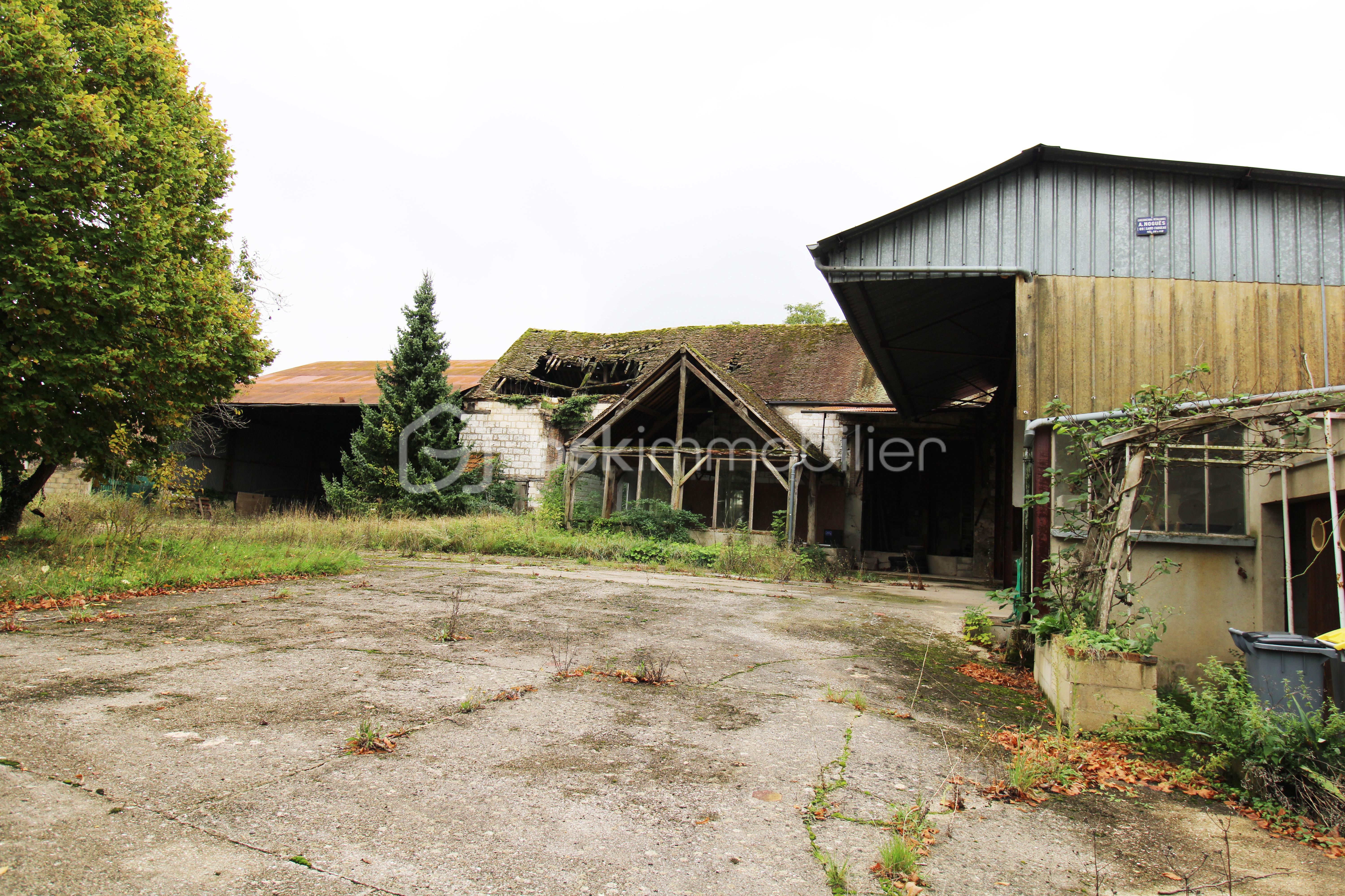 Maison ancienne de 165 m² - EXT.jpg
