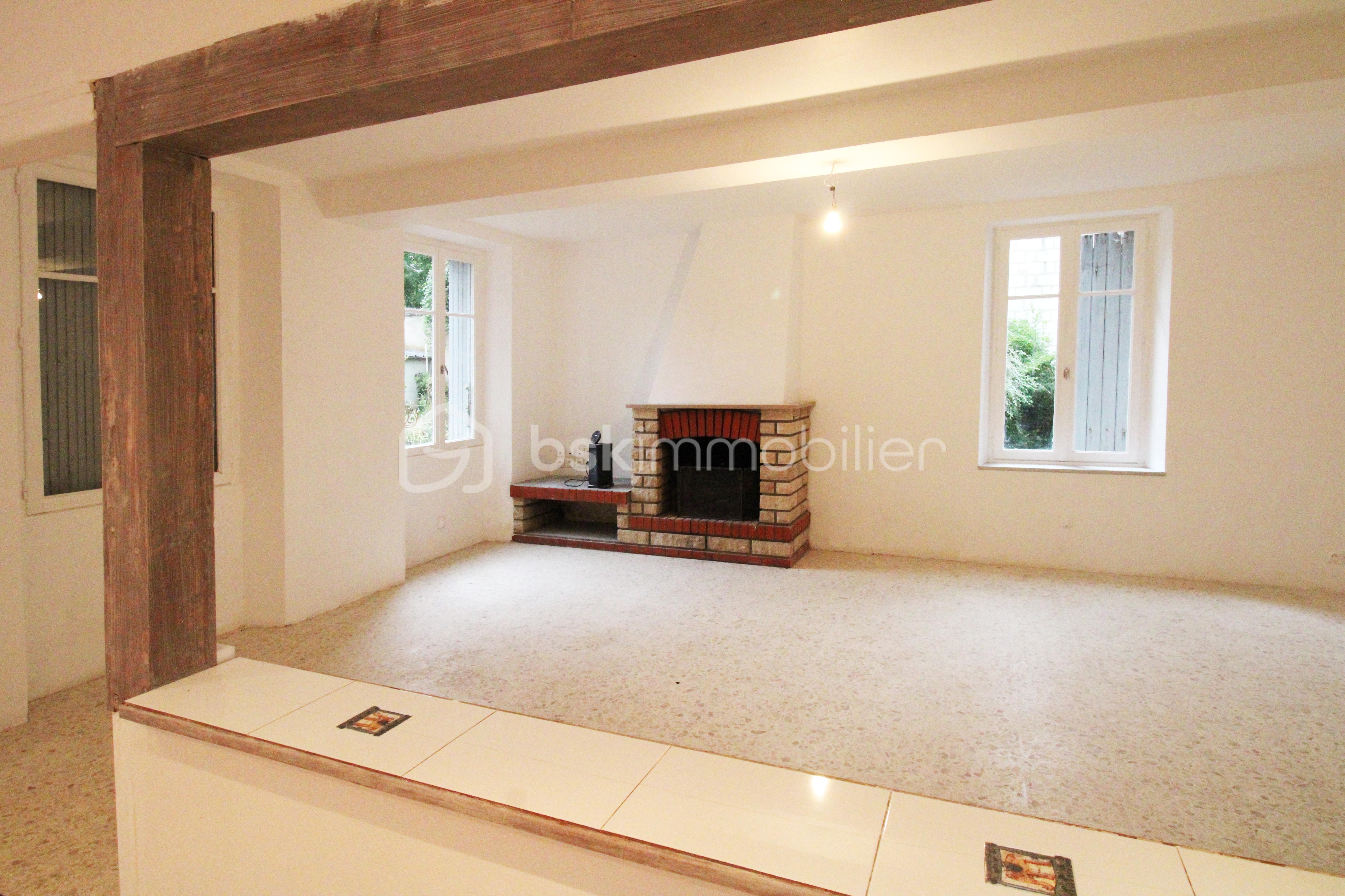 Maison ancienne de 165 m² - SALON.jpg
