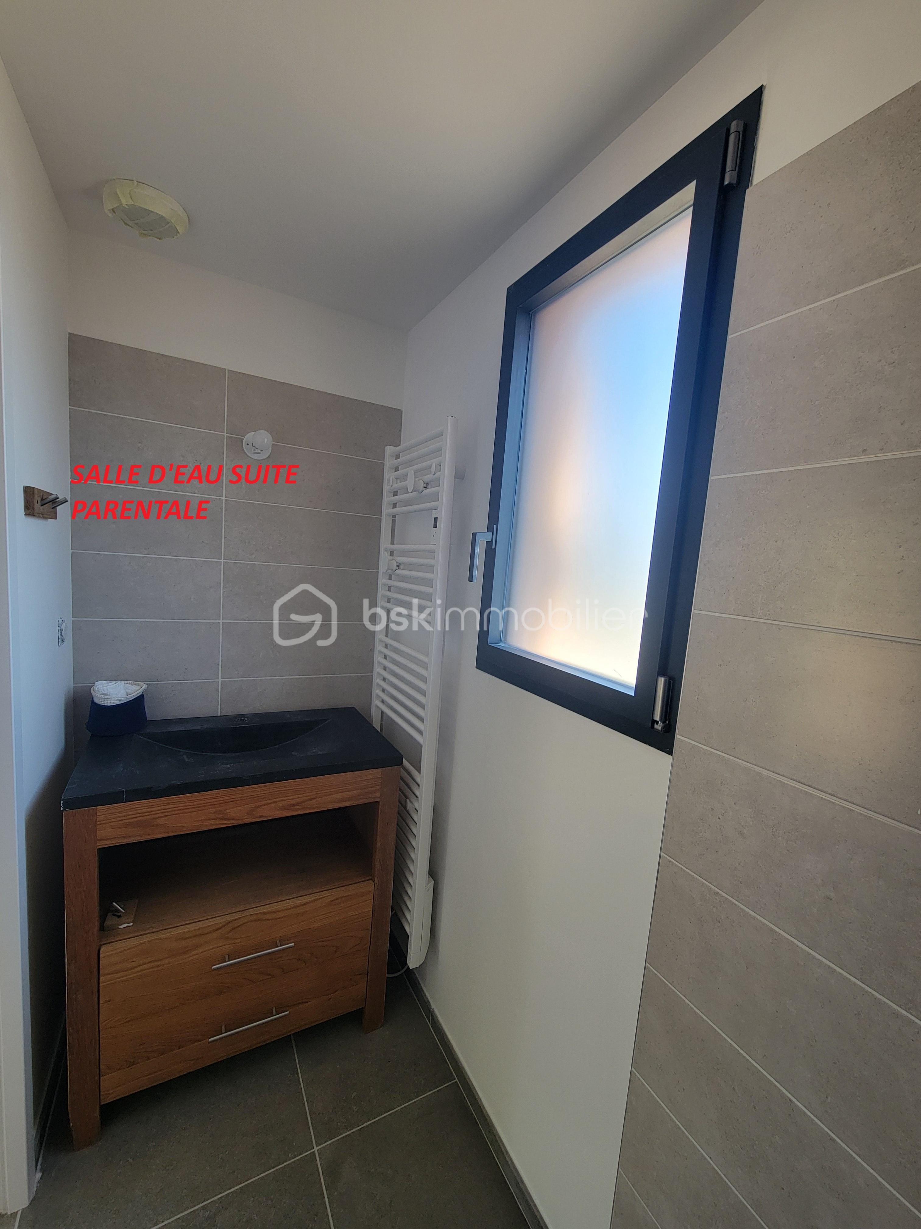 Maison de 98,50 m² - salle d'eau suite parentale meuble vasque.jpg