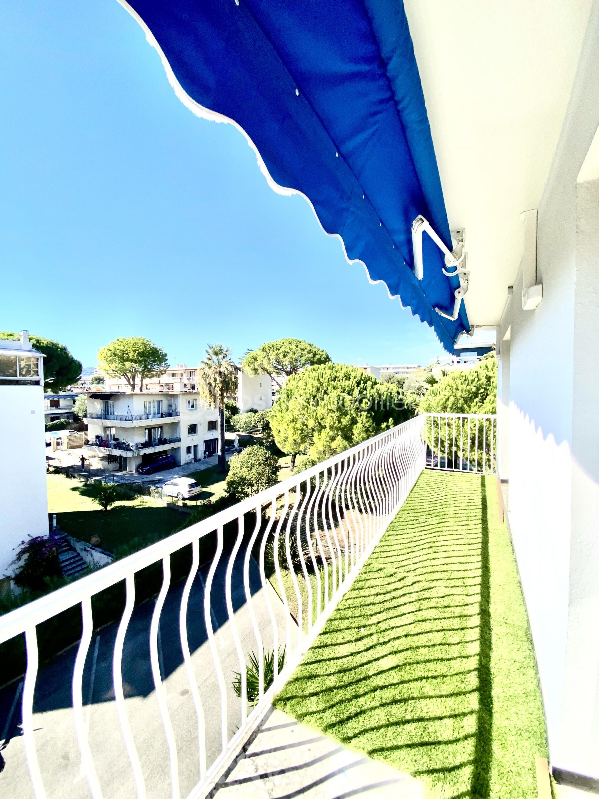 Appartement de 58 m² - balcon chambre 1.jpg