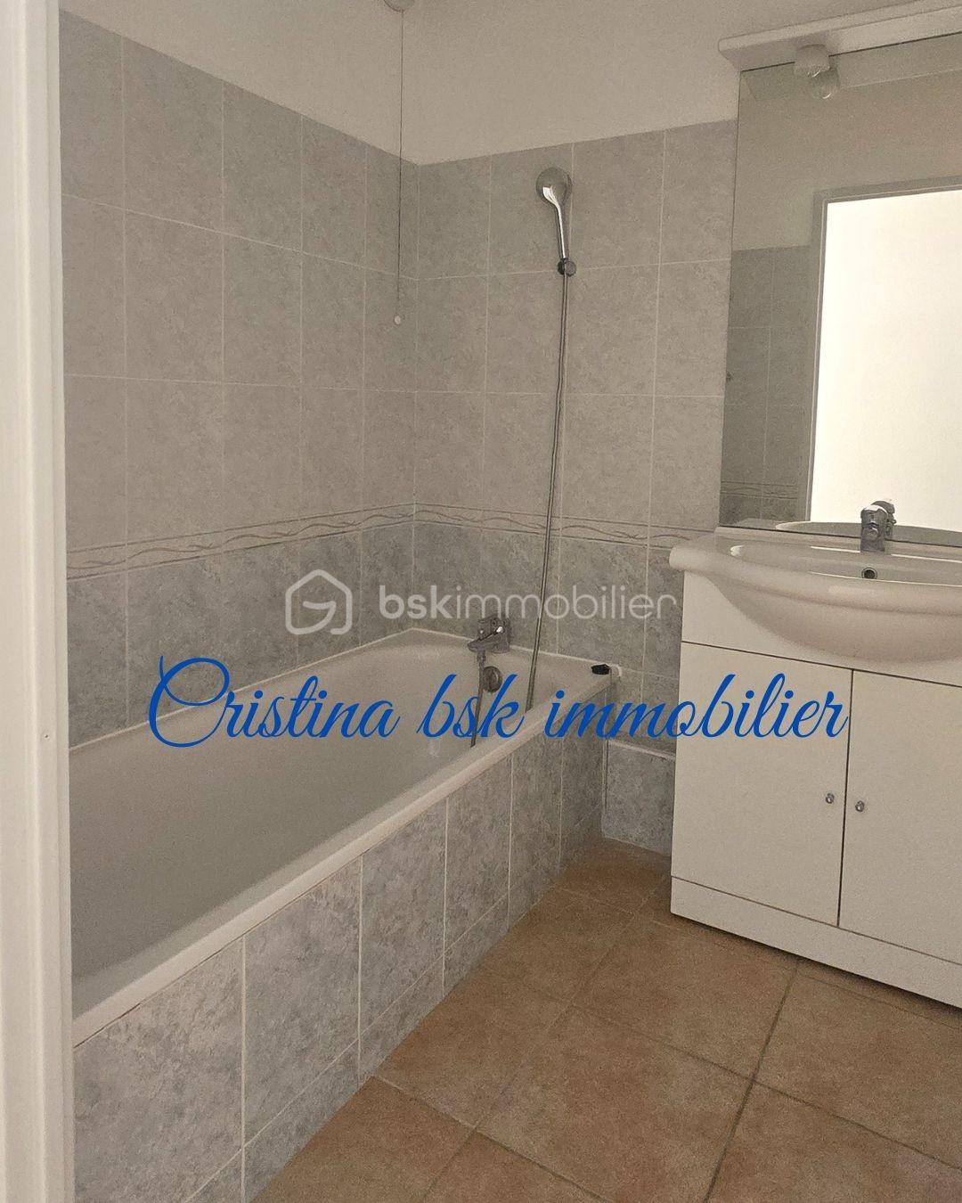 Appartement de 55 m² - SDB gauche .jpg