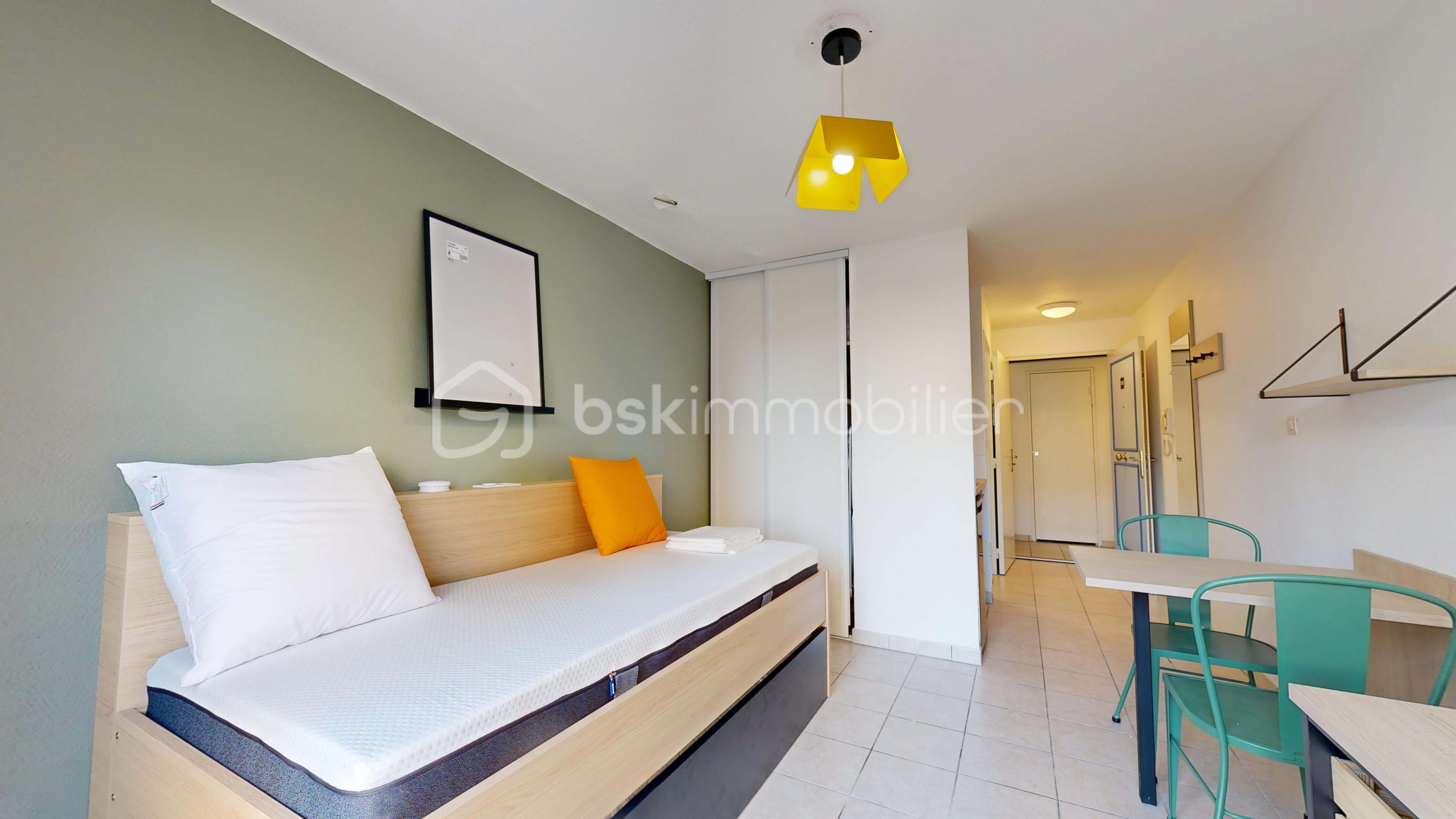Studette de 18 m² - 43-Rue-Du-Petit-Tour-01172026_152907.jpg