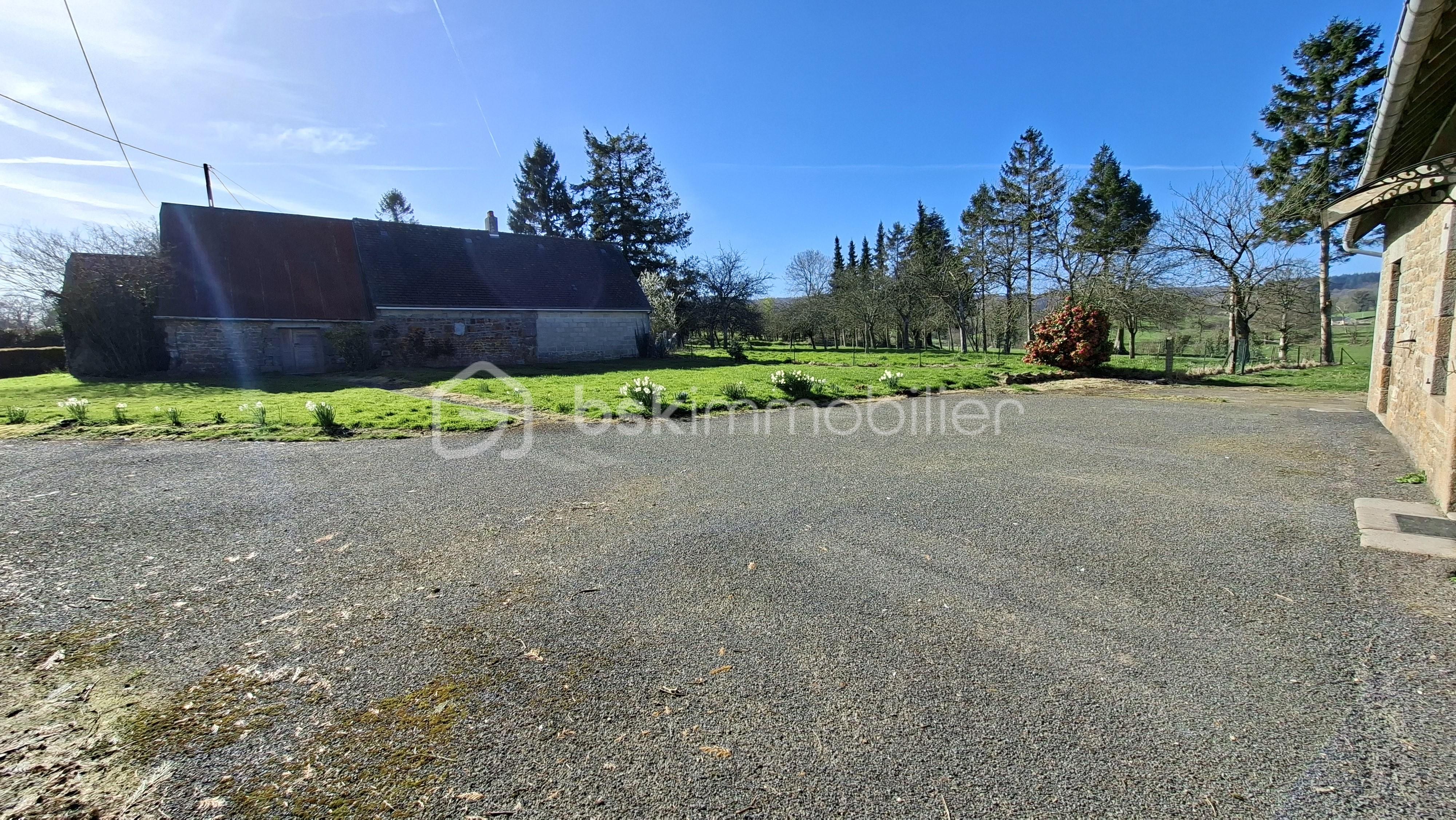 CHARLES terrain avant 1 vers dépendance .jpg