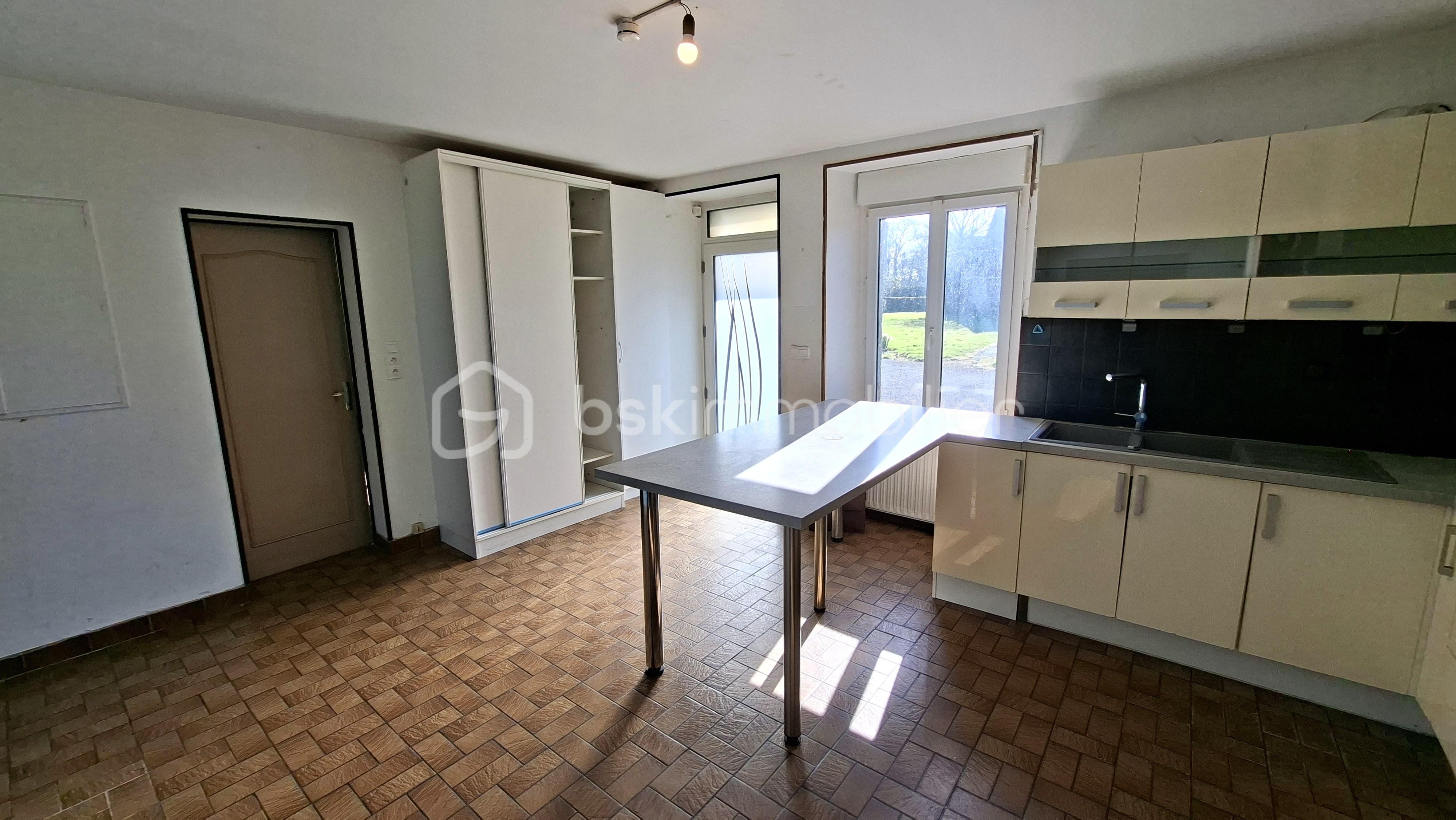 CHARLES cuisine 1 ple .jpg