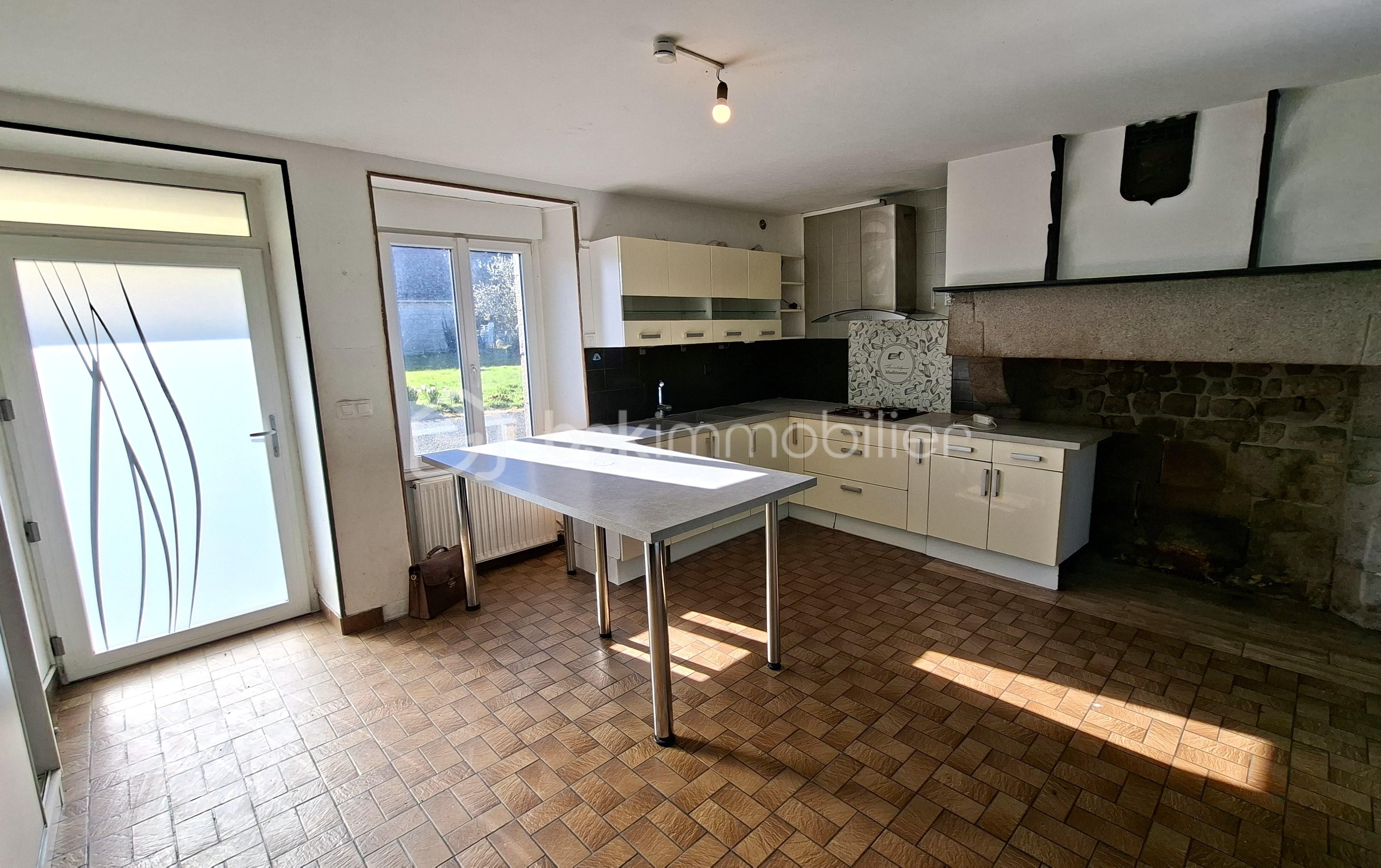 CHARLES cuisine 2 ple.jpg