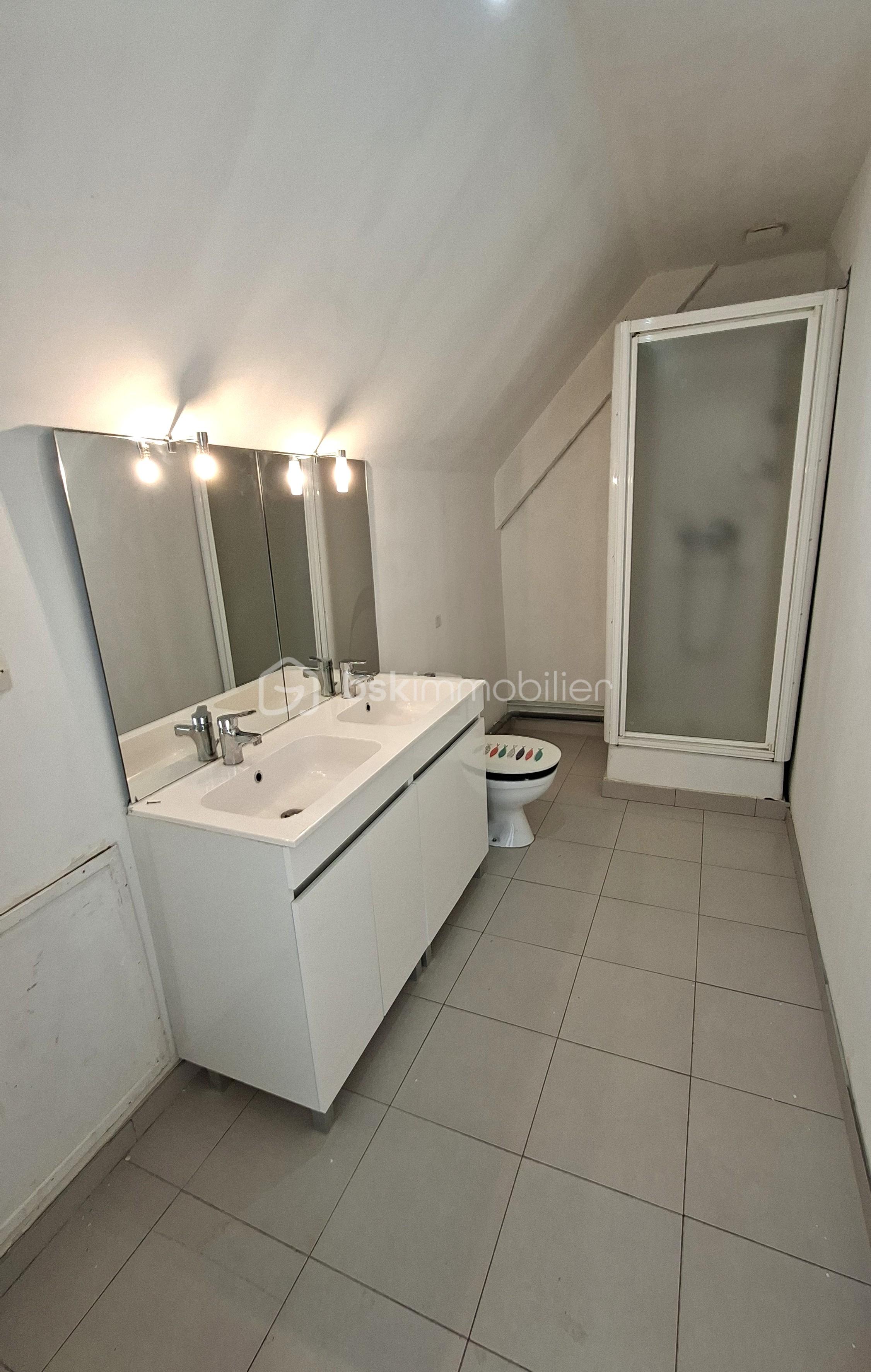 CHARLES salle d'eau étage .jpg