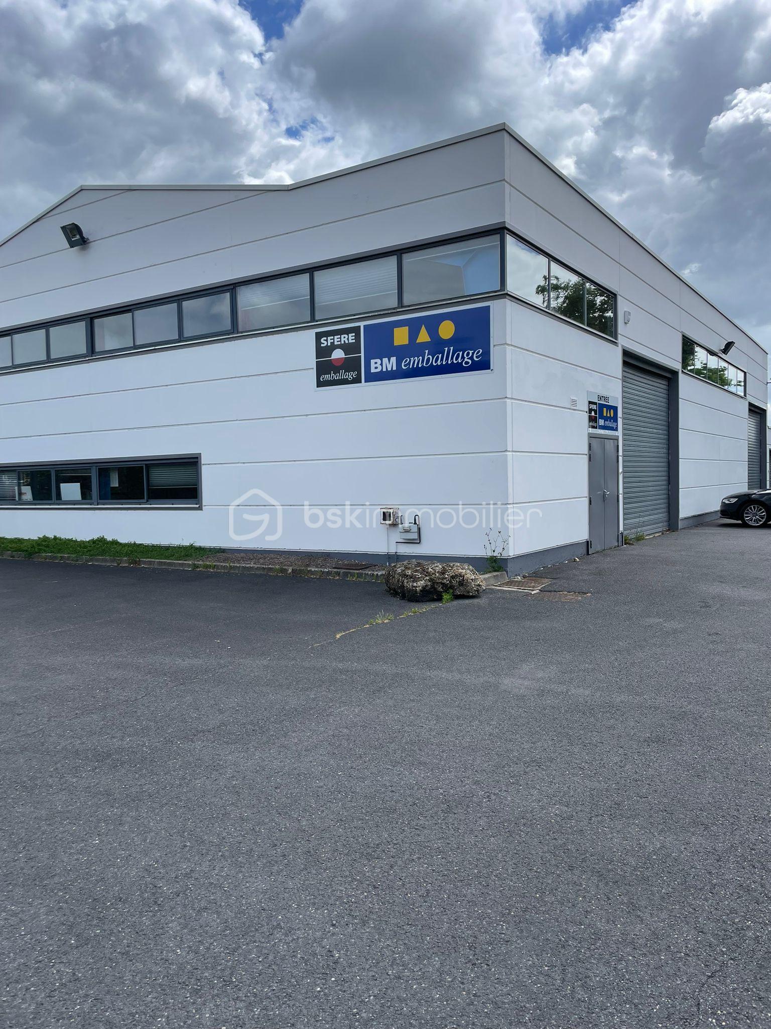 Local commercial de 600 m² - 1000684654.jpg