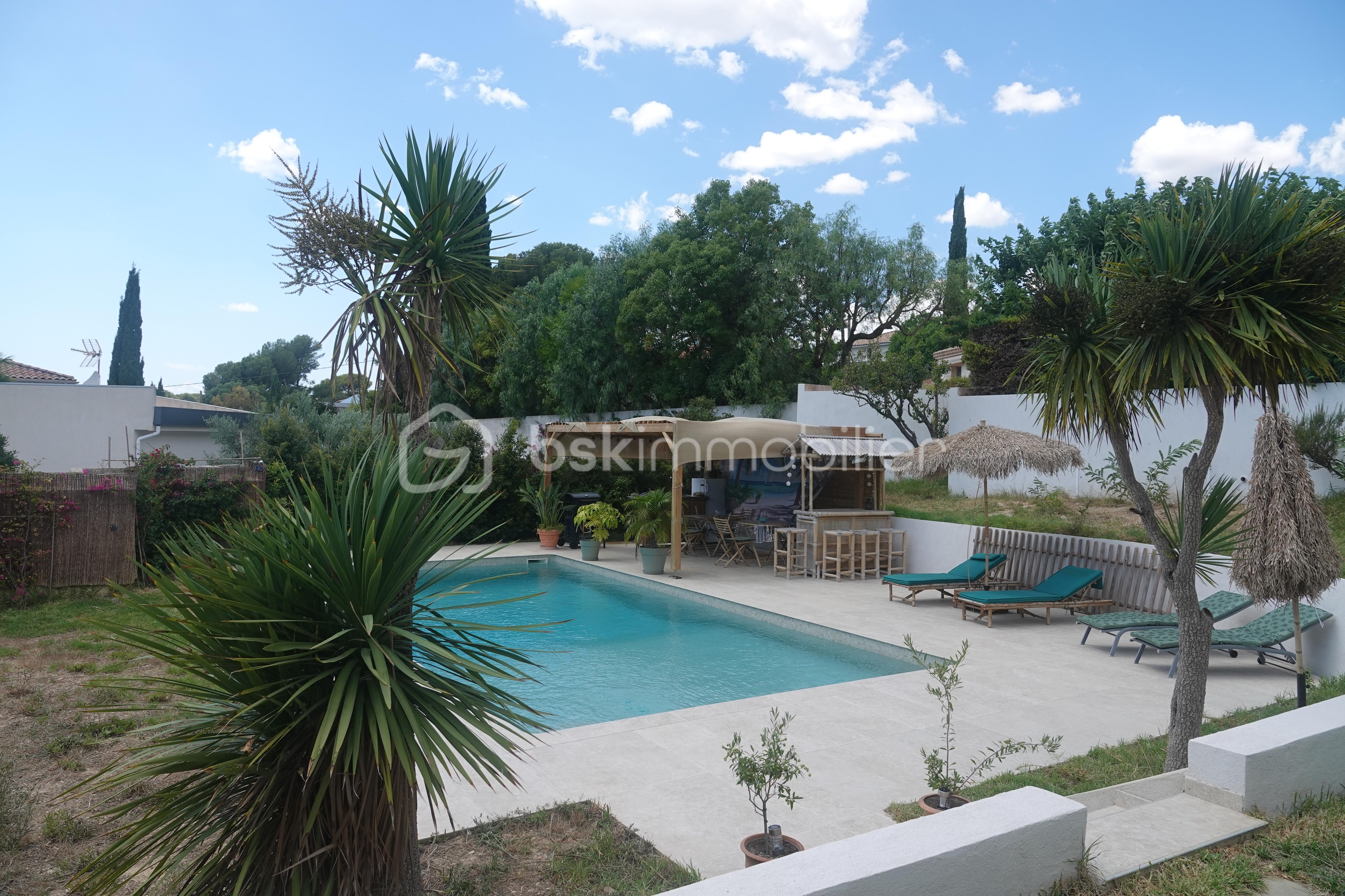 PISCINE ET PERGOLA.JPG