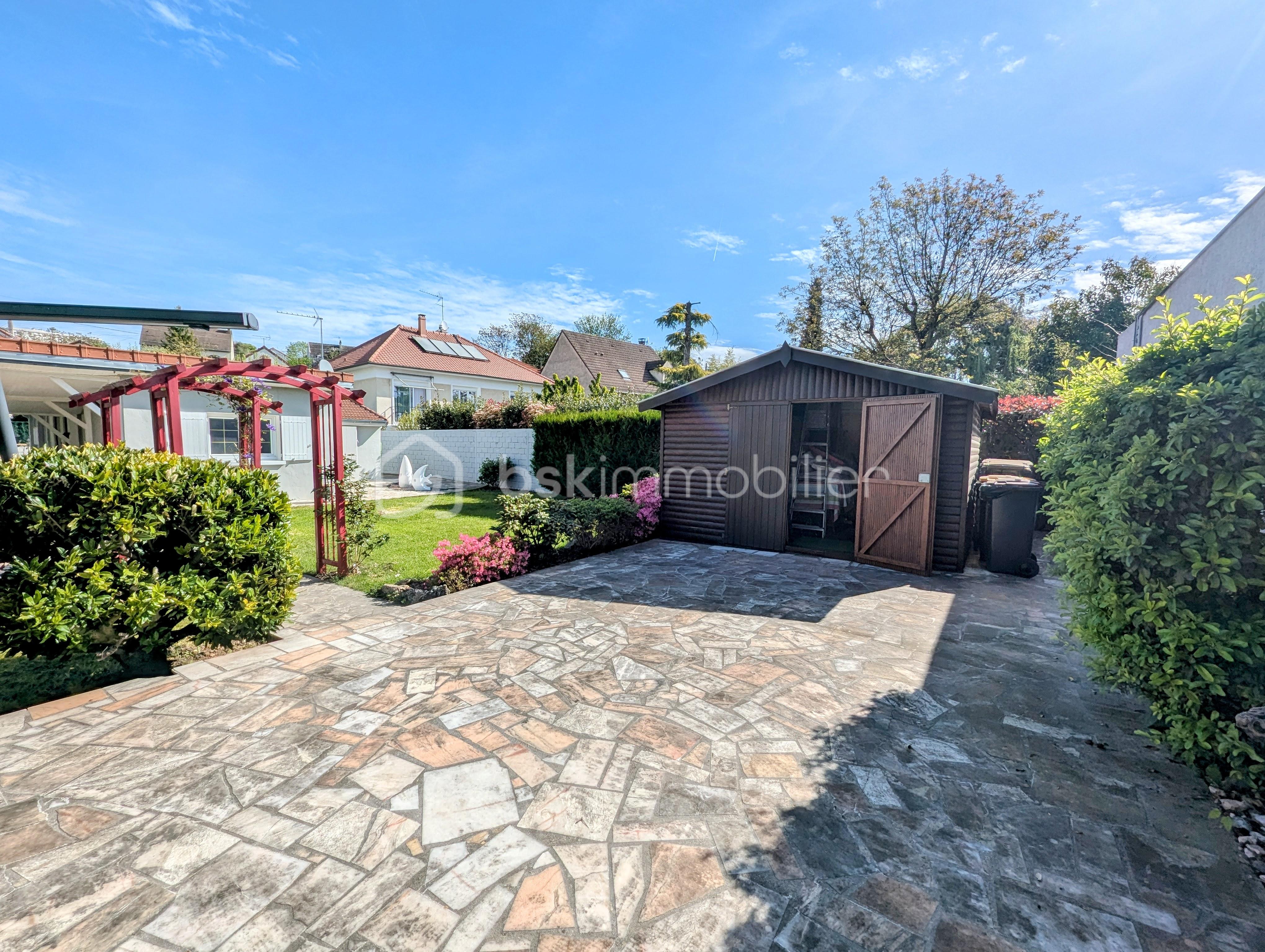 maison Sucy en Brie terrain.jpg